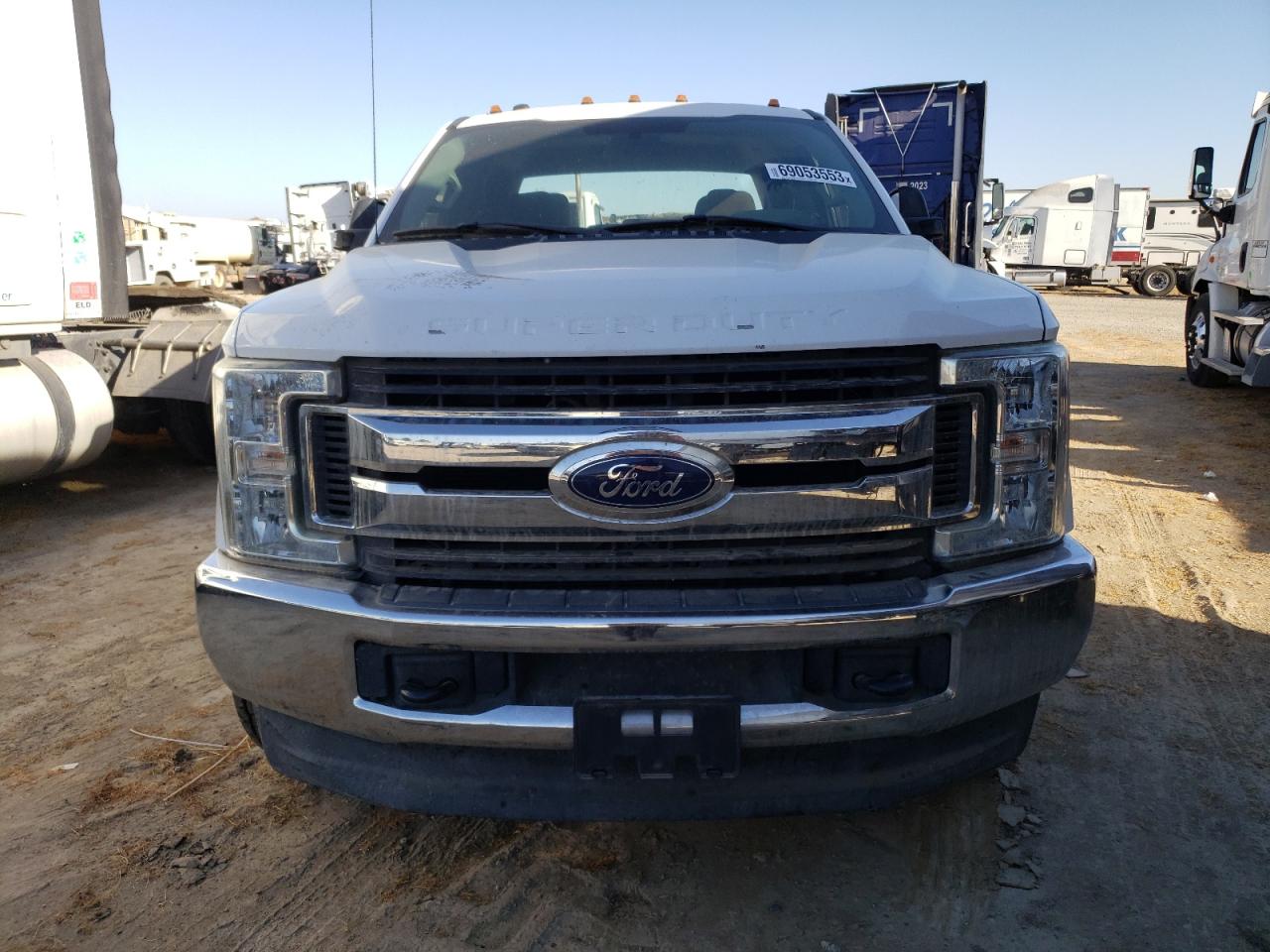 Photo 4 VIN: 1FT8W3DT5HEC64482 - FORD F350 