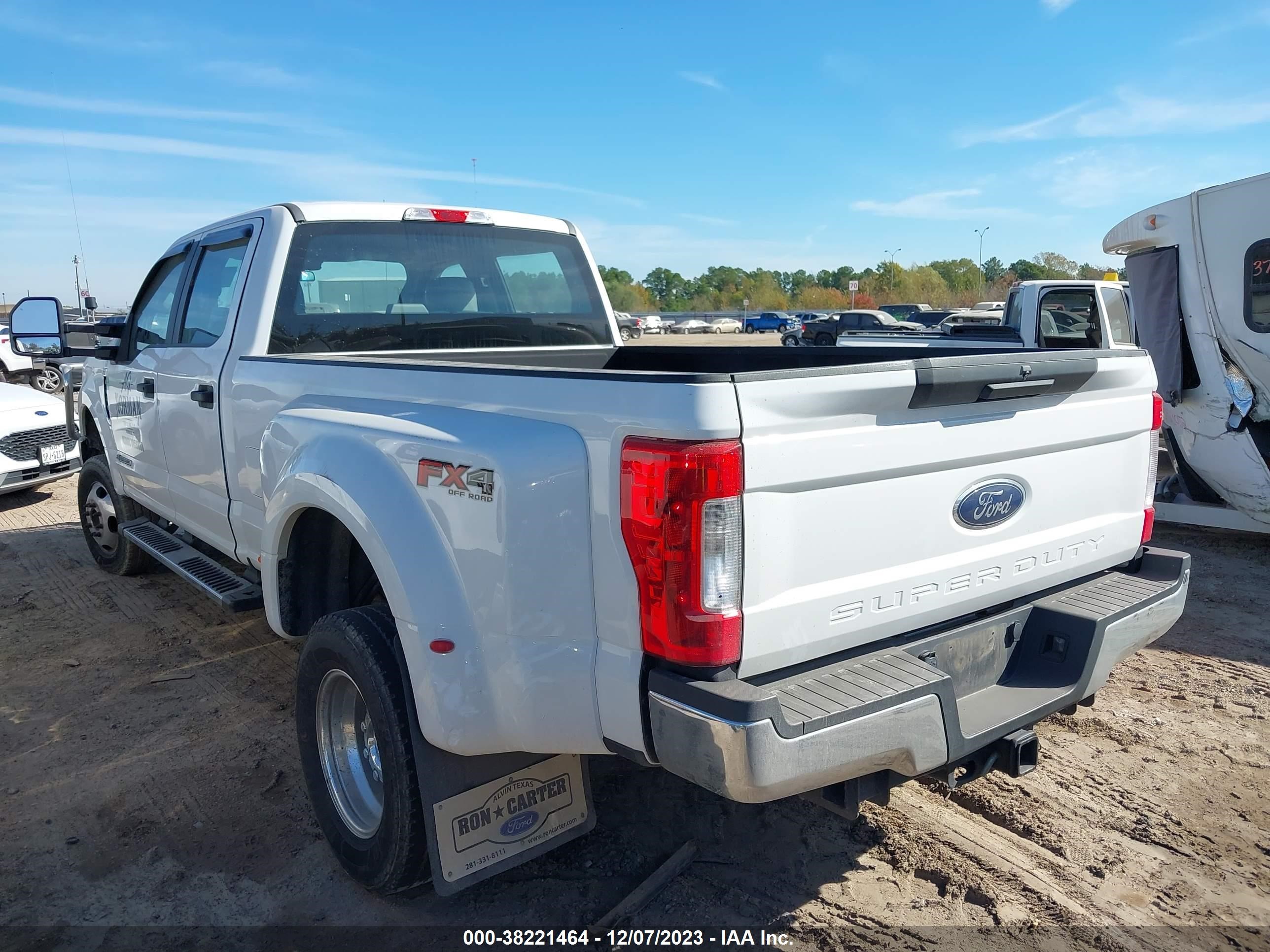 Photo 2 VIN: 1FT8W3DT5KEE20544 - FORD F350 