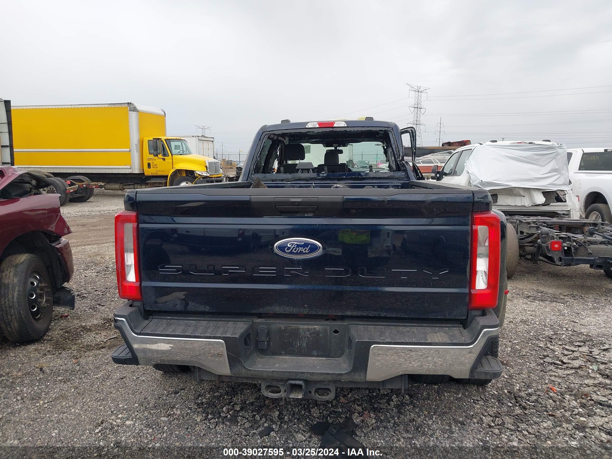 Photo 17 VIN: 1FT8W3DT5PEC21212 - FORD F350 