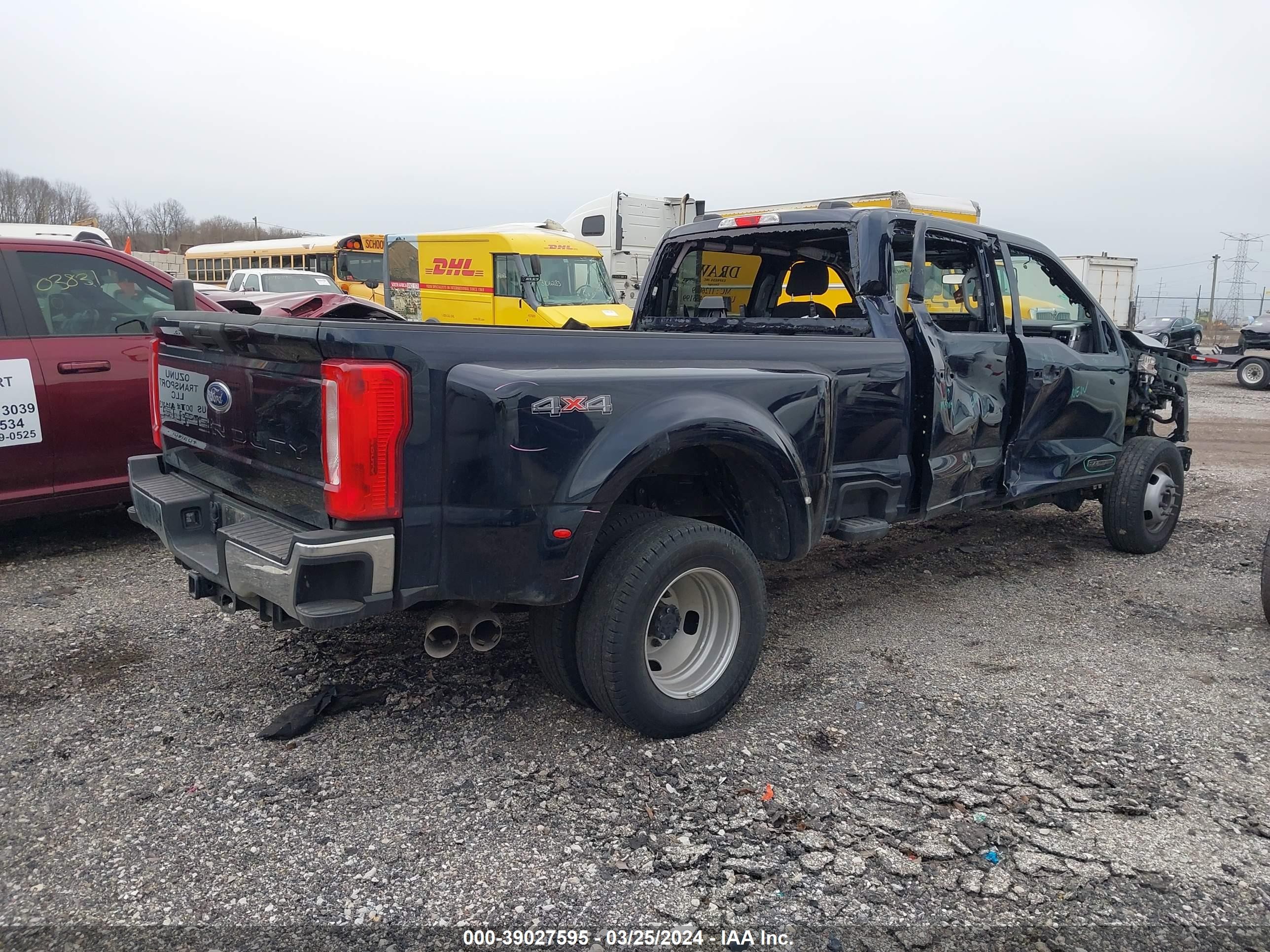 Photo 3 VIN: 1FT8W3DT5PEC21212 - FORD F350 