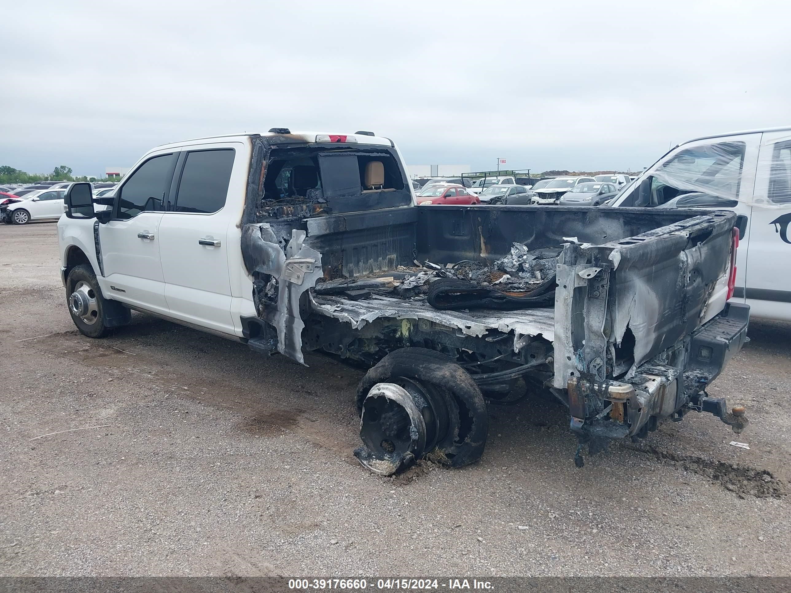 Photo 2 VIN: 1FT8W3DT5PEC23221 - FORD F350 