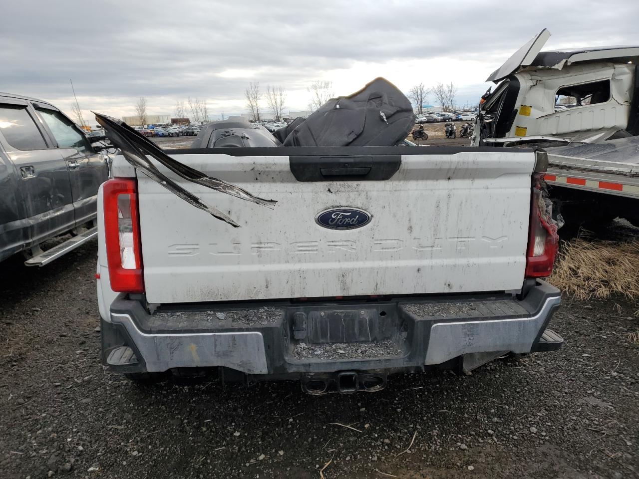 Photo 5 VIN: 1FT8W3DT5PEC37300 - FORD F350 