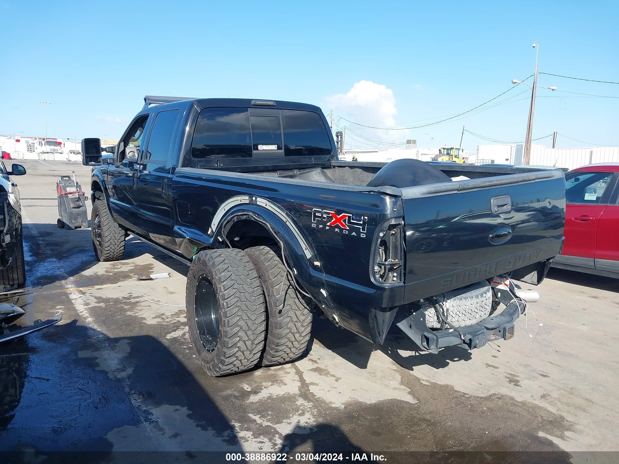 Photo 2 VIN: 1FT8W3DT6BEA99310 - FORD F350 