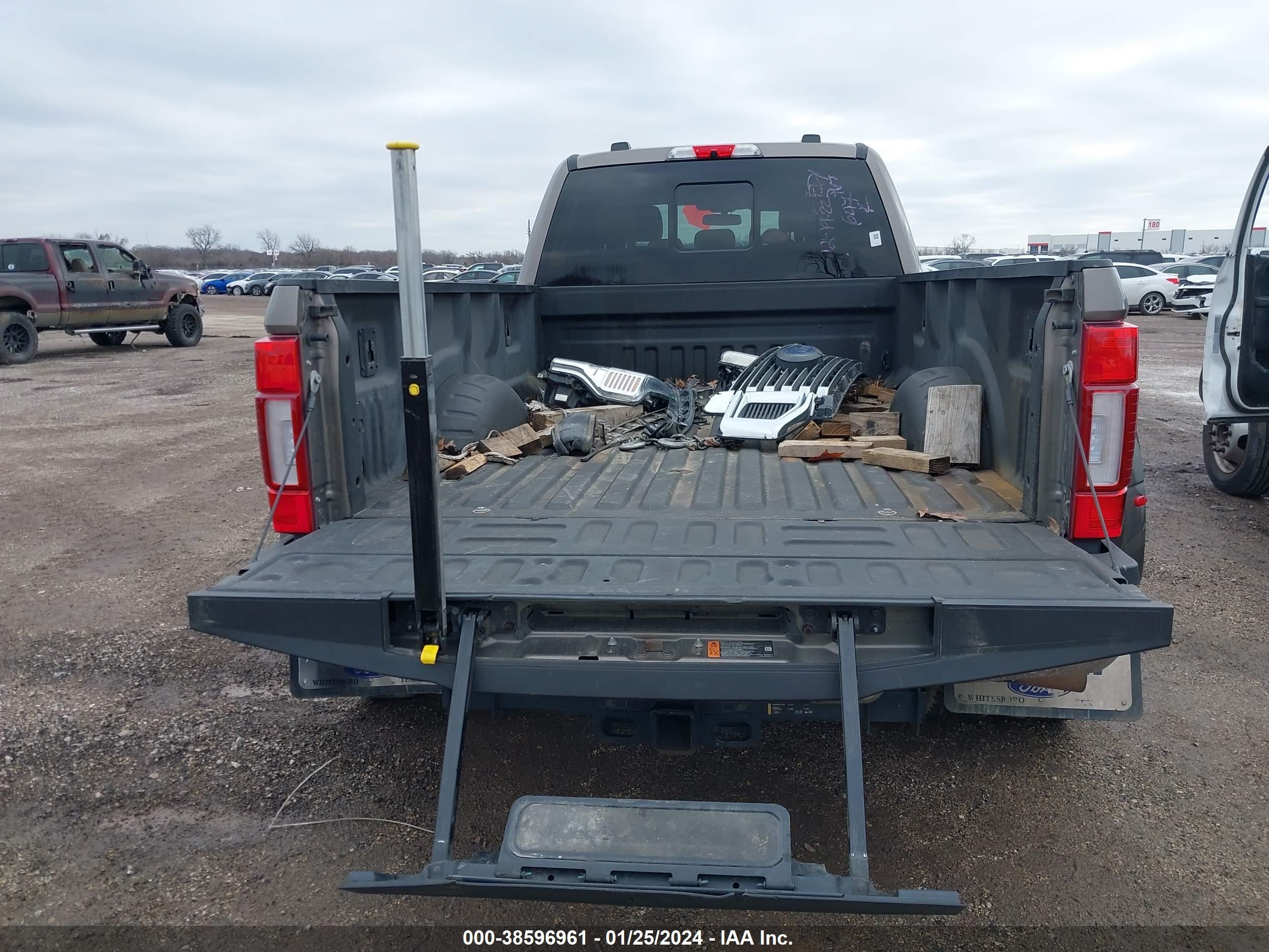 Photo 10 VIN: 1FT8W3DT6NED52906 - FORD F350 