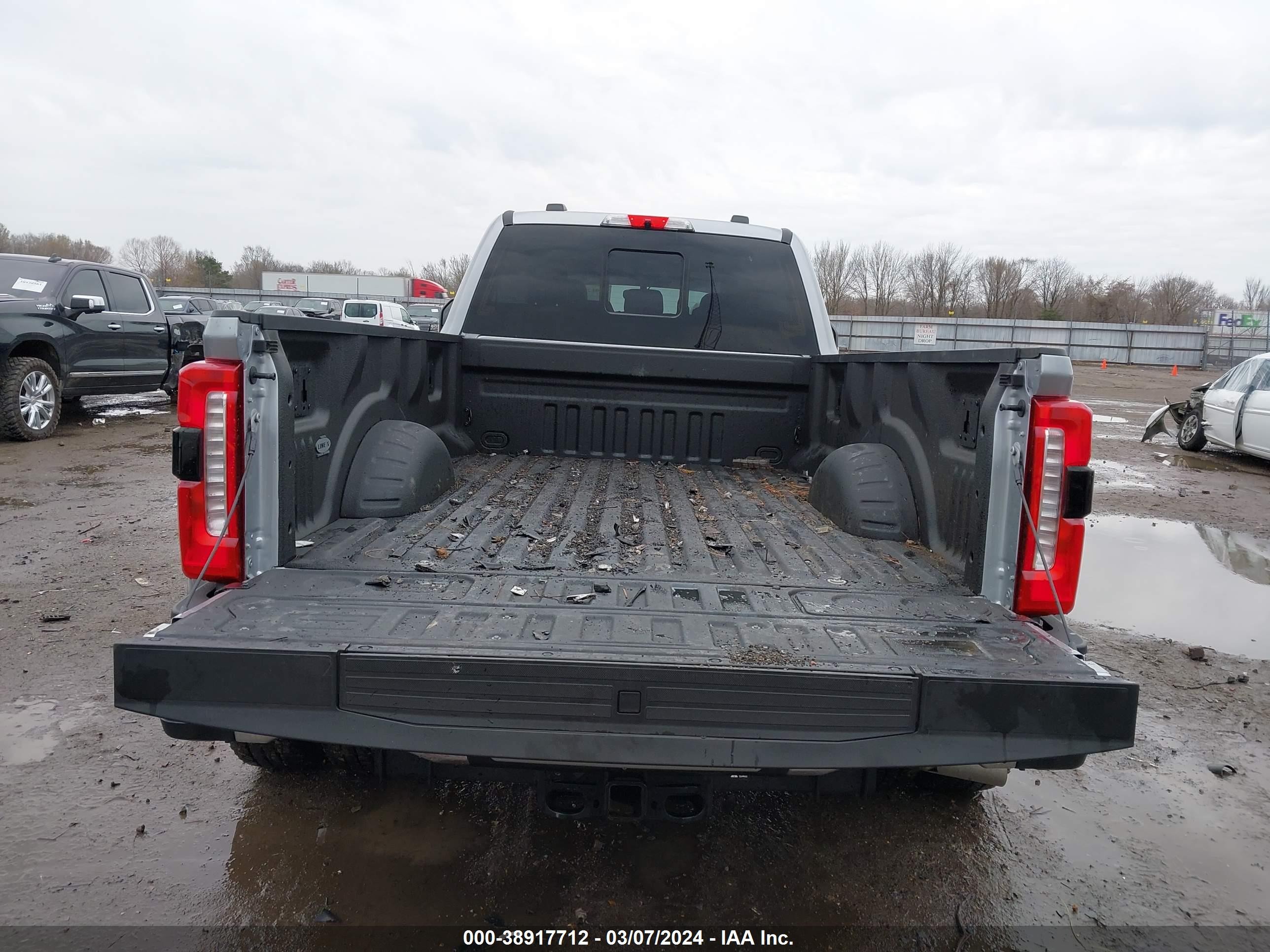 Photo 5 VIN: 1FT8W3DT6PEC20179 - FORD F350 