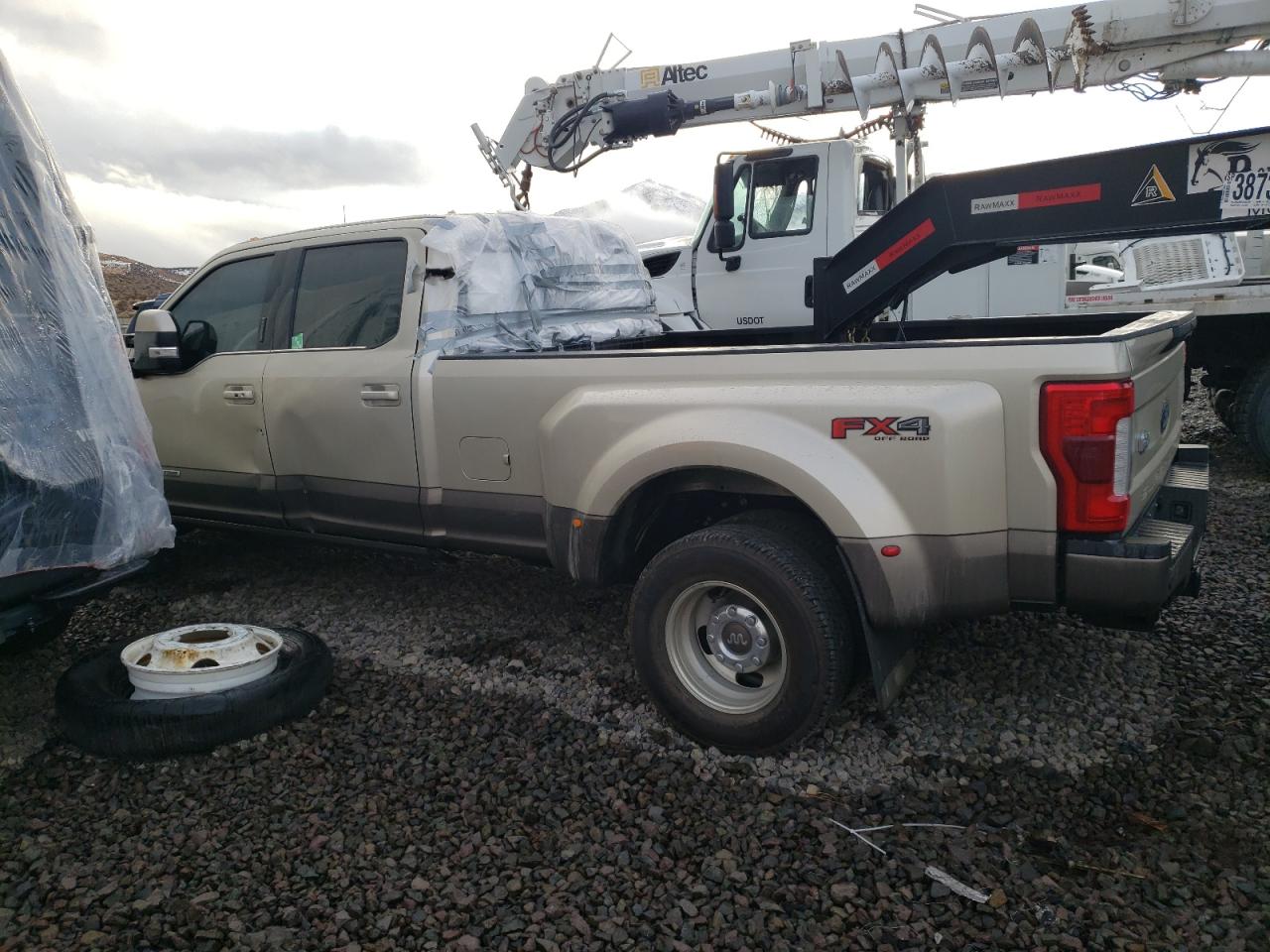 Photo 8 VIN: 1FT8W3DT7JED05166 - FORD F350 