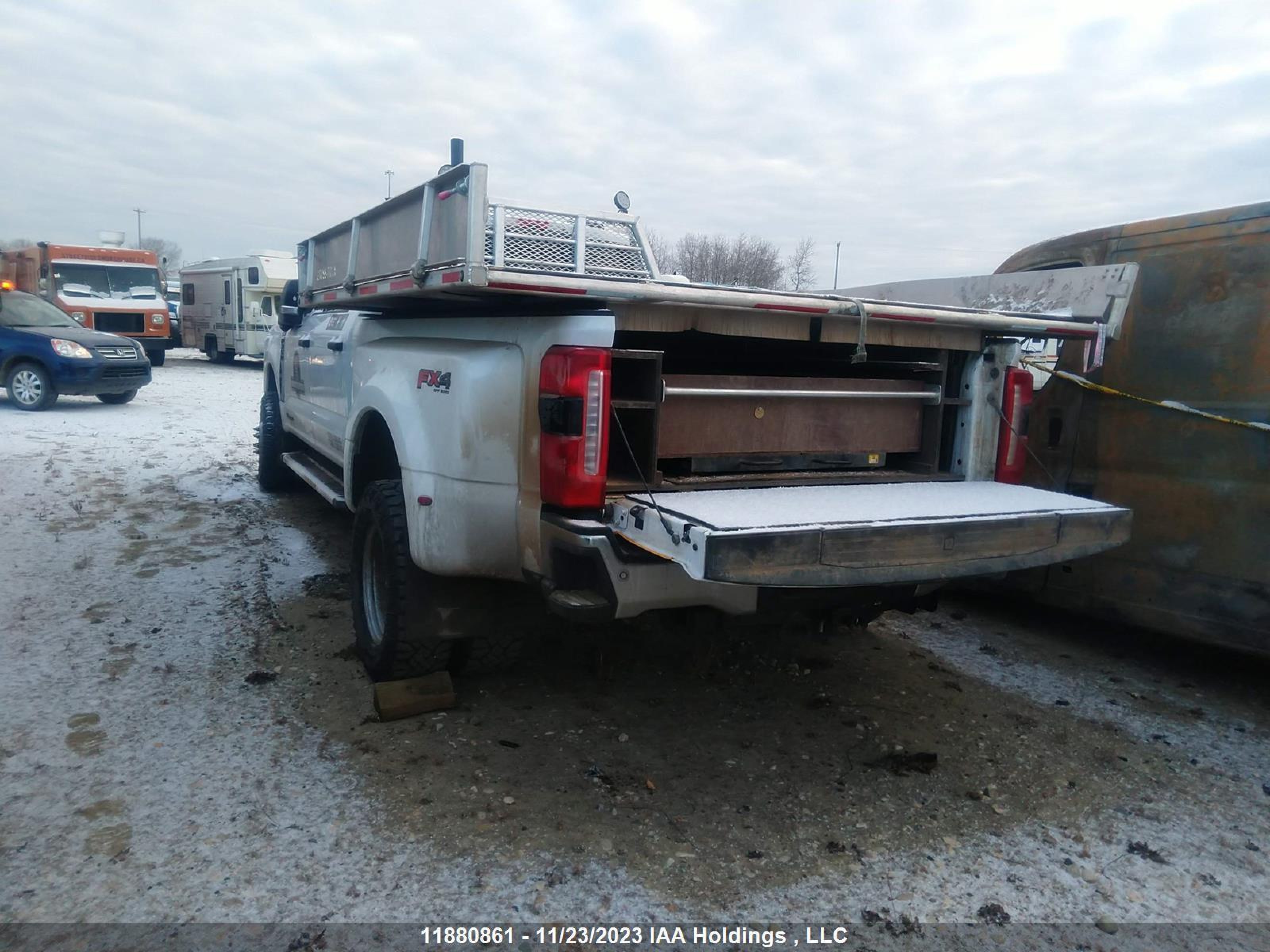 Photo 2 VIN: 1FT8W3DT7PEC52591 - FORD F350 