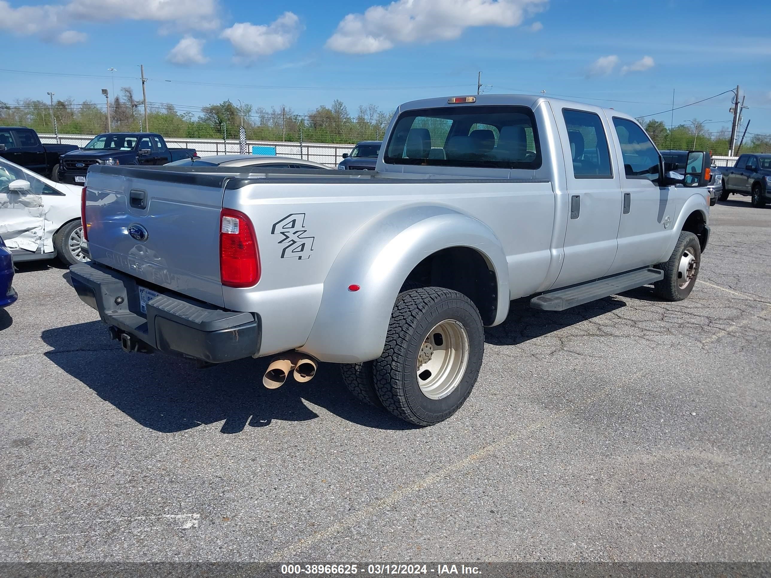 Photo 3 VIN: 1FT8W3DT8FED59728 - FORD F350 