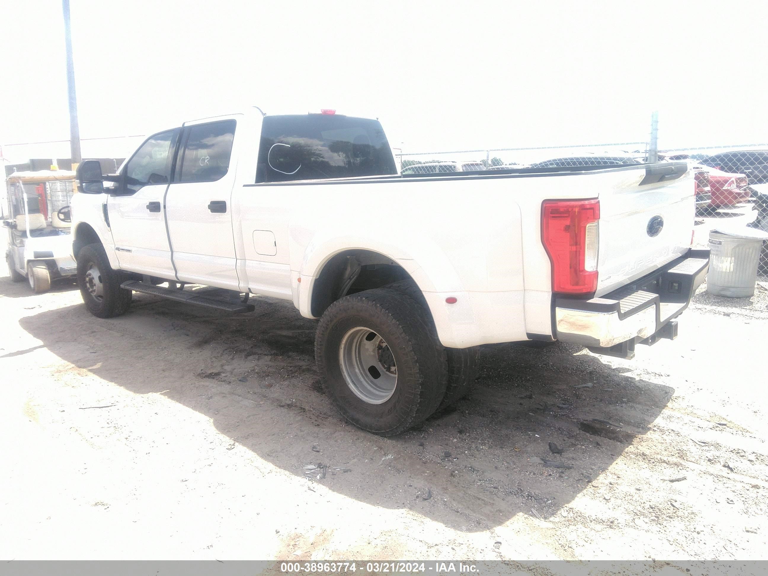 Photo 11 VIN: 1FT8W3DT8HEE84781 - FORD F350 