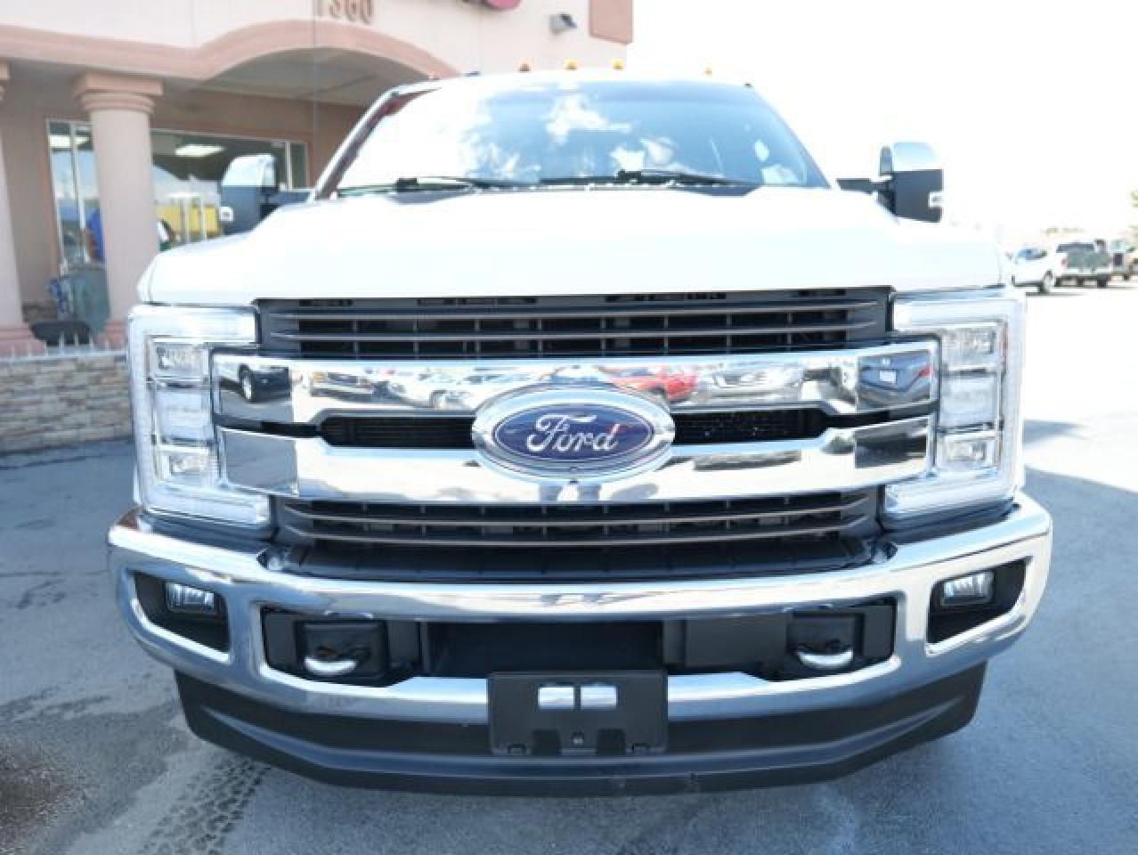 Photo 1 VIN: 1FT8W3DT8JEB18549 - FORD F350 