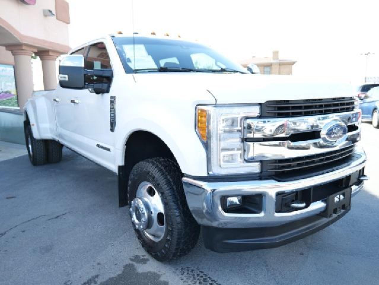 Photo 2 VIN: 1FT8W3DT8JEB18549 - FORD F350 