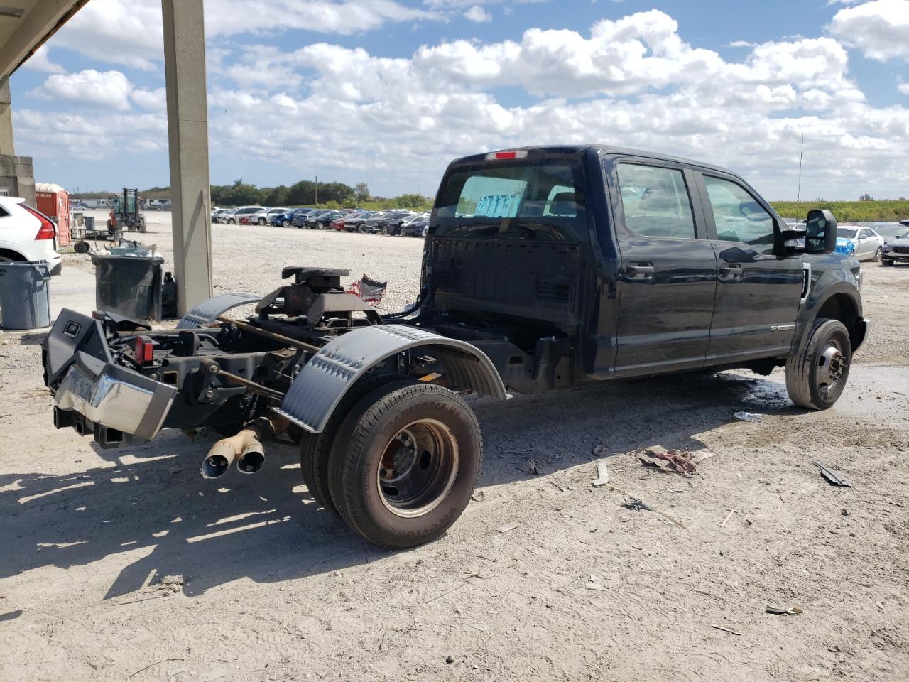 Photo 3 VIN: 1FT8W3DT8KEG00018 - FORD F350 