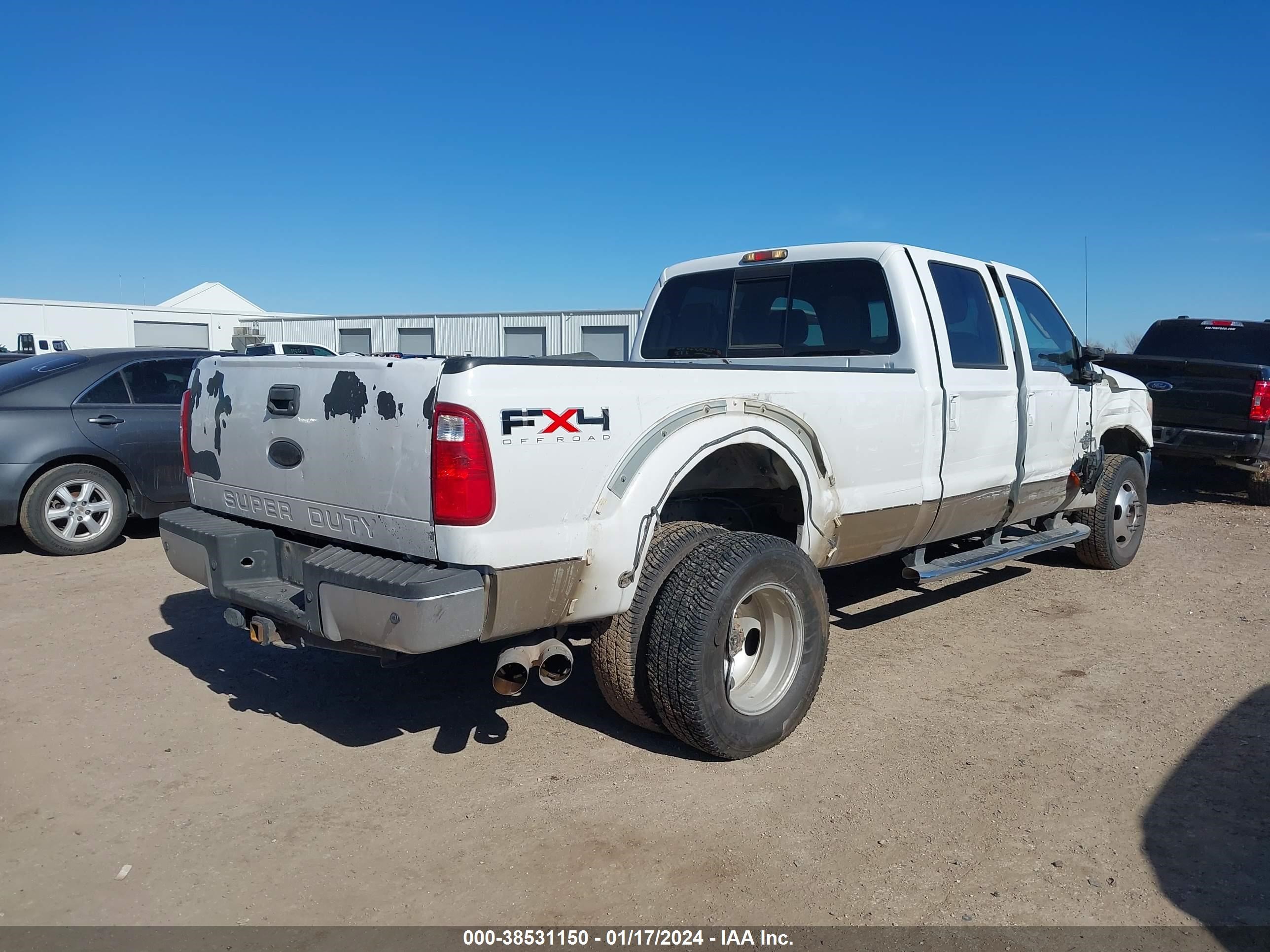 Photo 2 VIN: 1FT8W3DT9BEA12502 - FORD F350 