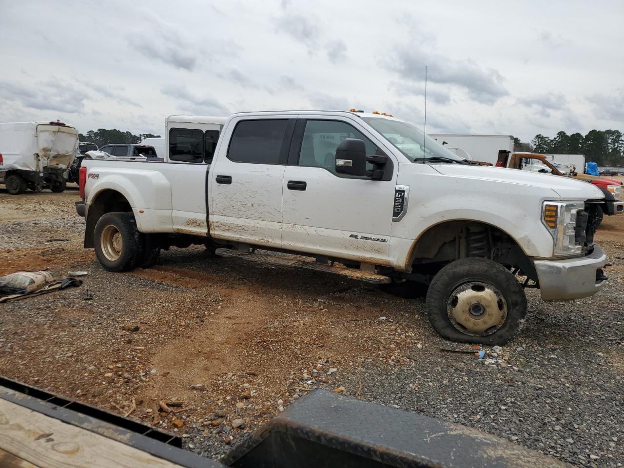 Photo 3 VIN: 1FT8W3DT9KEG06930 - FORD F350 