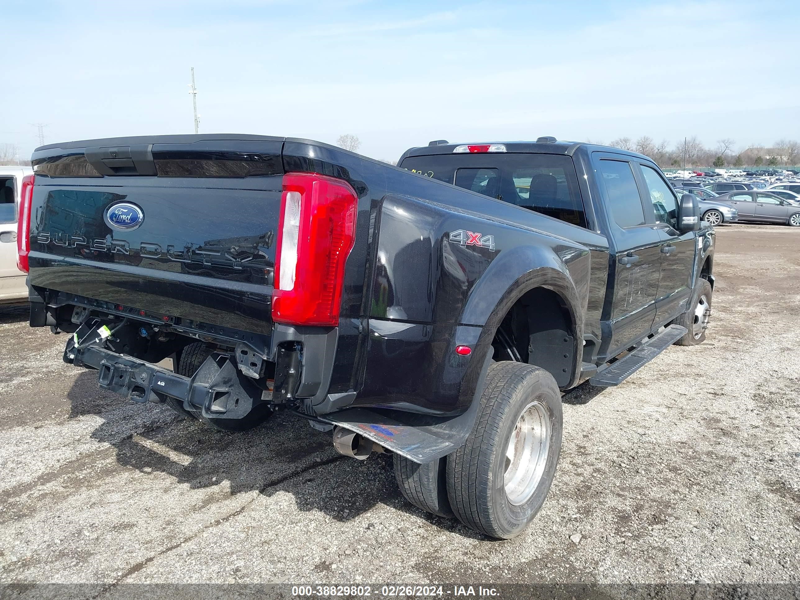 Photo 3 VIN: 1FT8W3DT9PEC42497 - FORD F350 