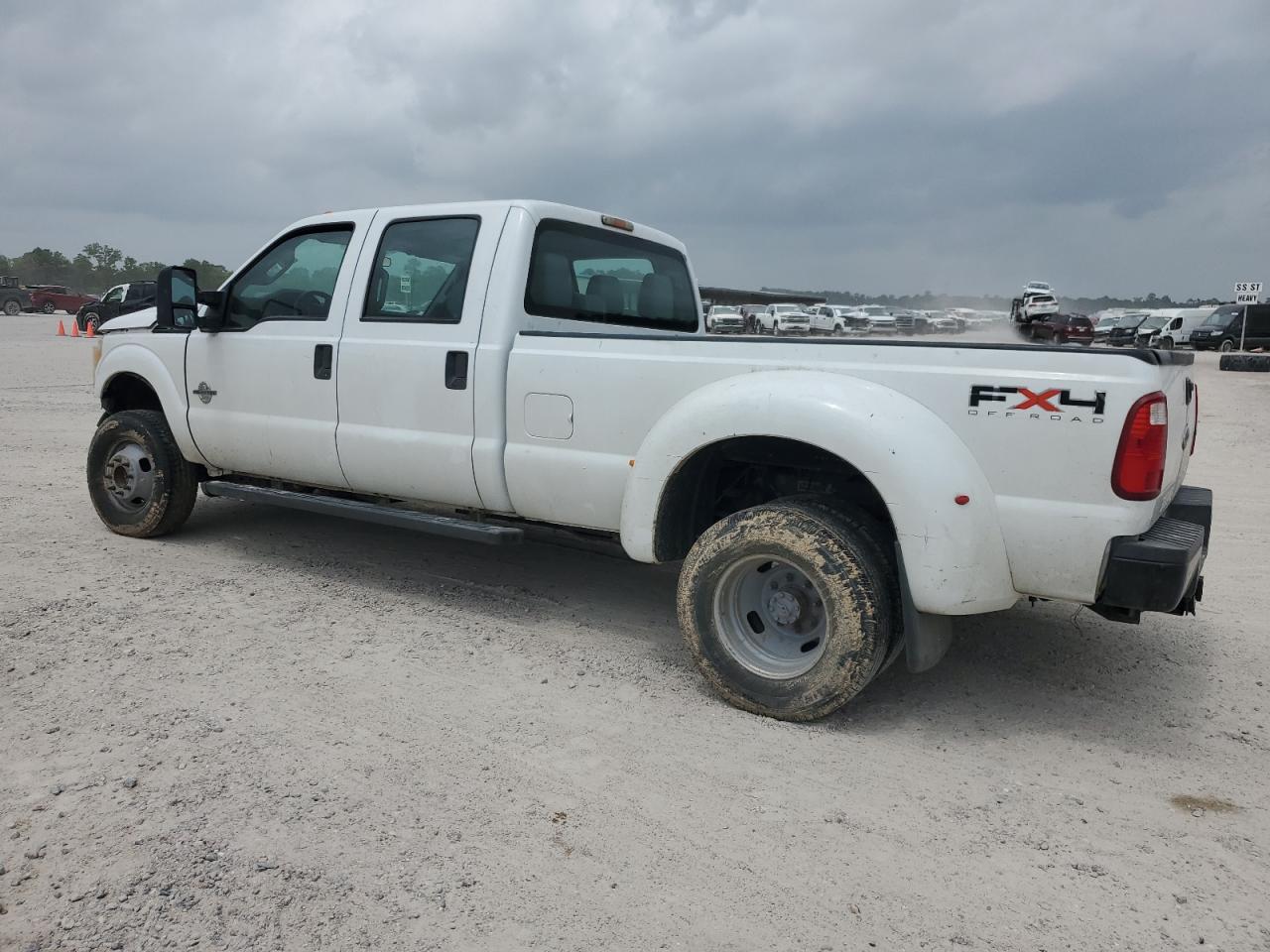 Photo 1 VIN: 1FT8W3DTXBEB30493 - FORD F350 