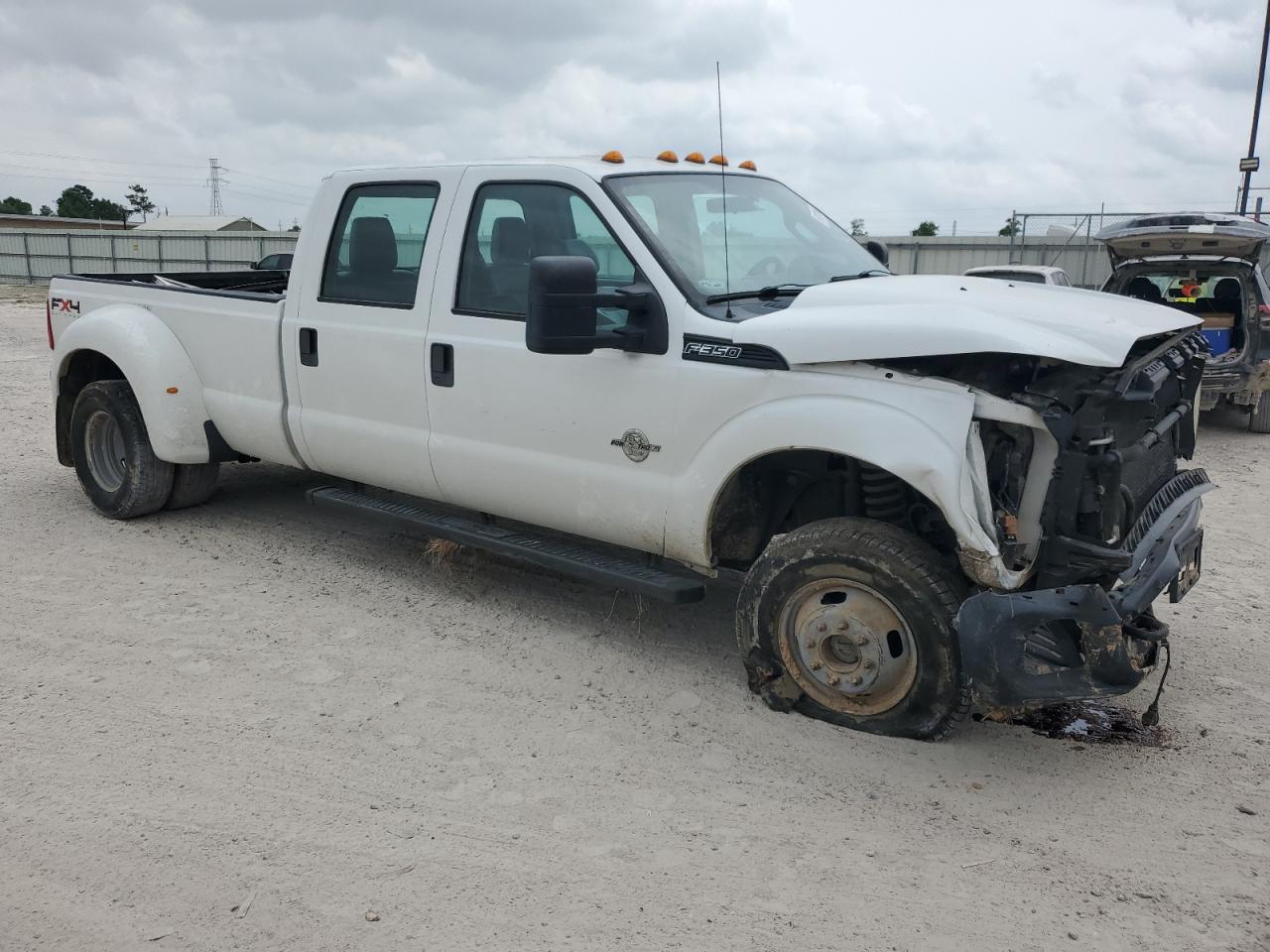 Photo 3 VIN: 1FT8W3DTXBEB30493 - FORD F350 