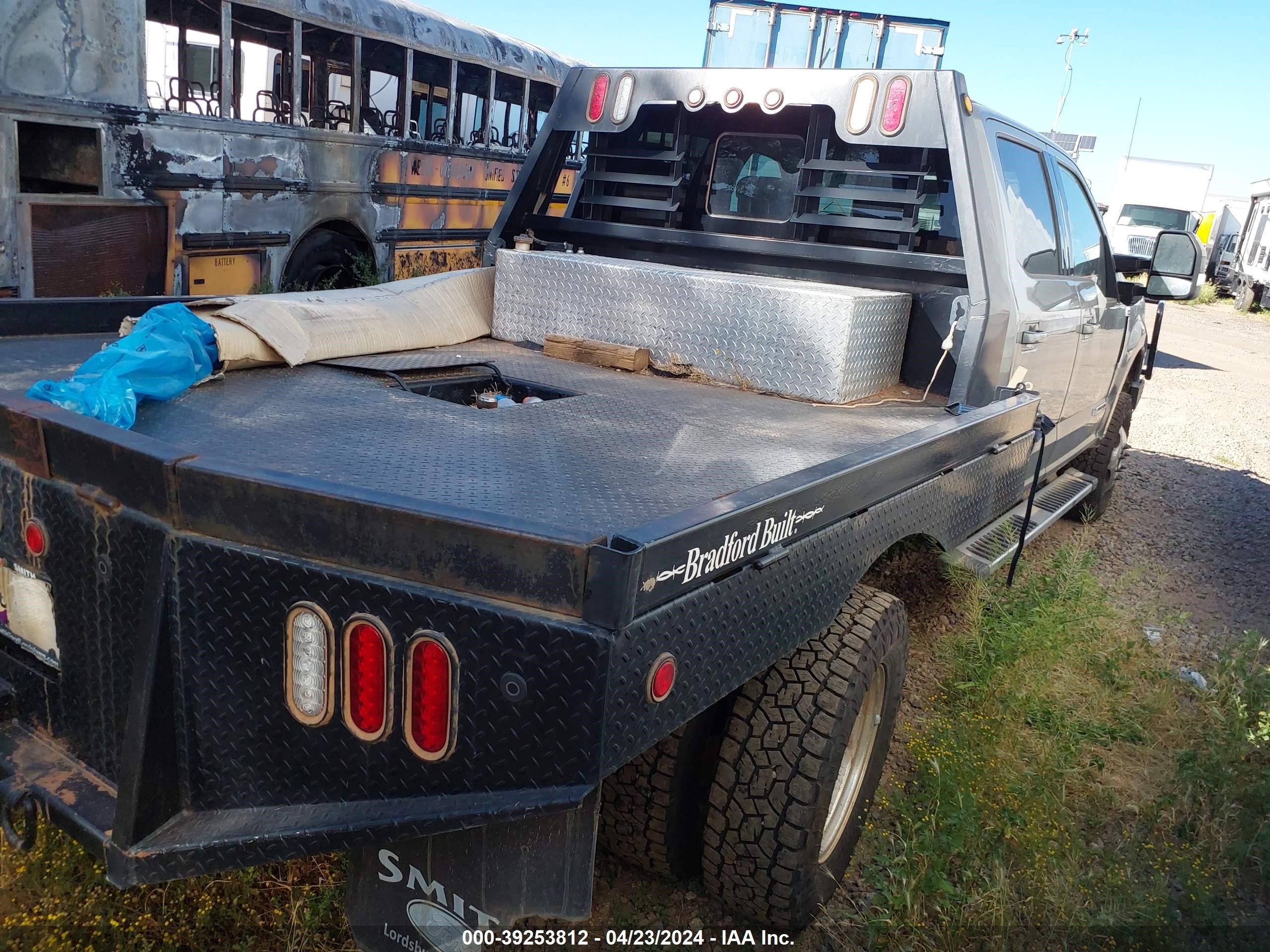 Photo 3 VIN: 1FT8W3DTXKEE96843 - FORD F350 