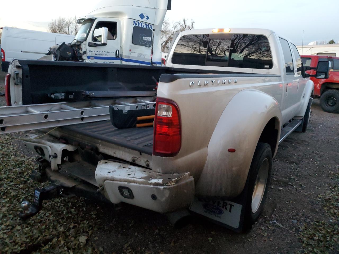 Photo 2 VIN: 1FT8W4DT4GEC69483 - FORD F450 