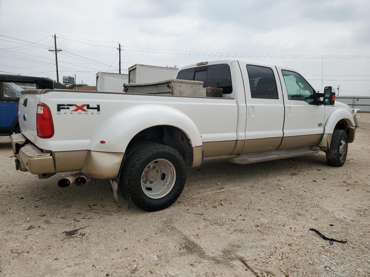 Photo 2 VIN: 1FT8W4DT8BEB87474 - FORD F450 