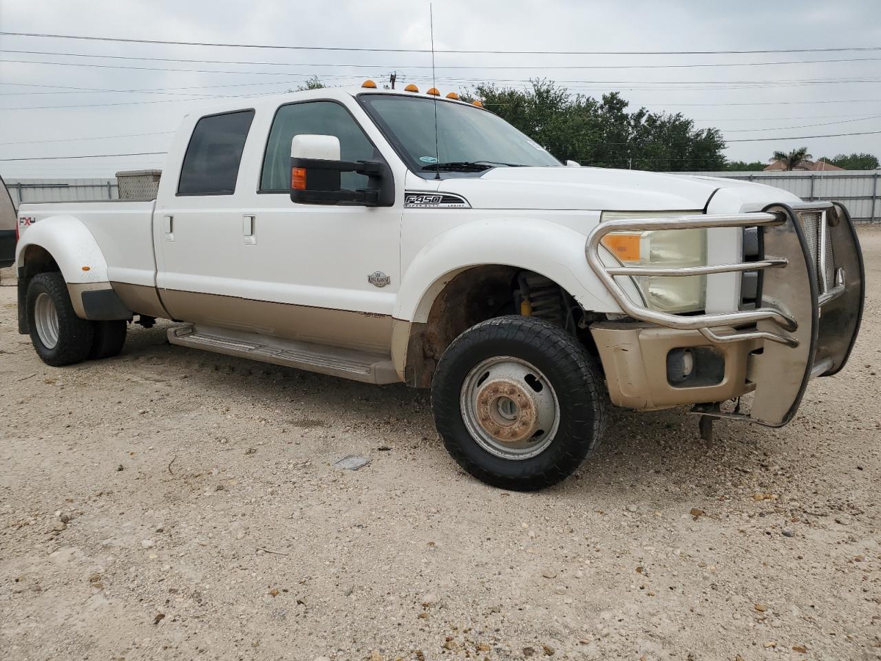 Photo 3 VIN: 1FT8W4DT8BEB87474 - FORD F450 