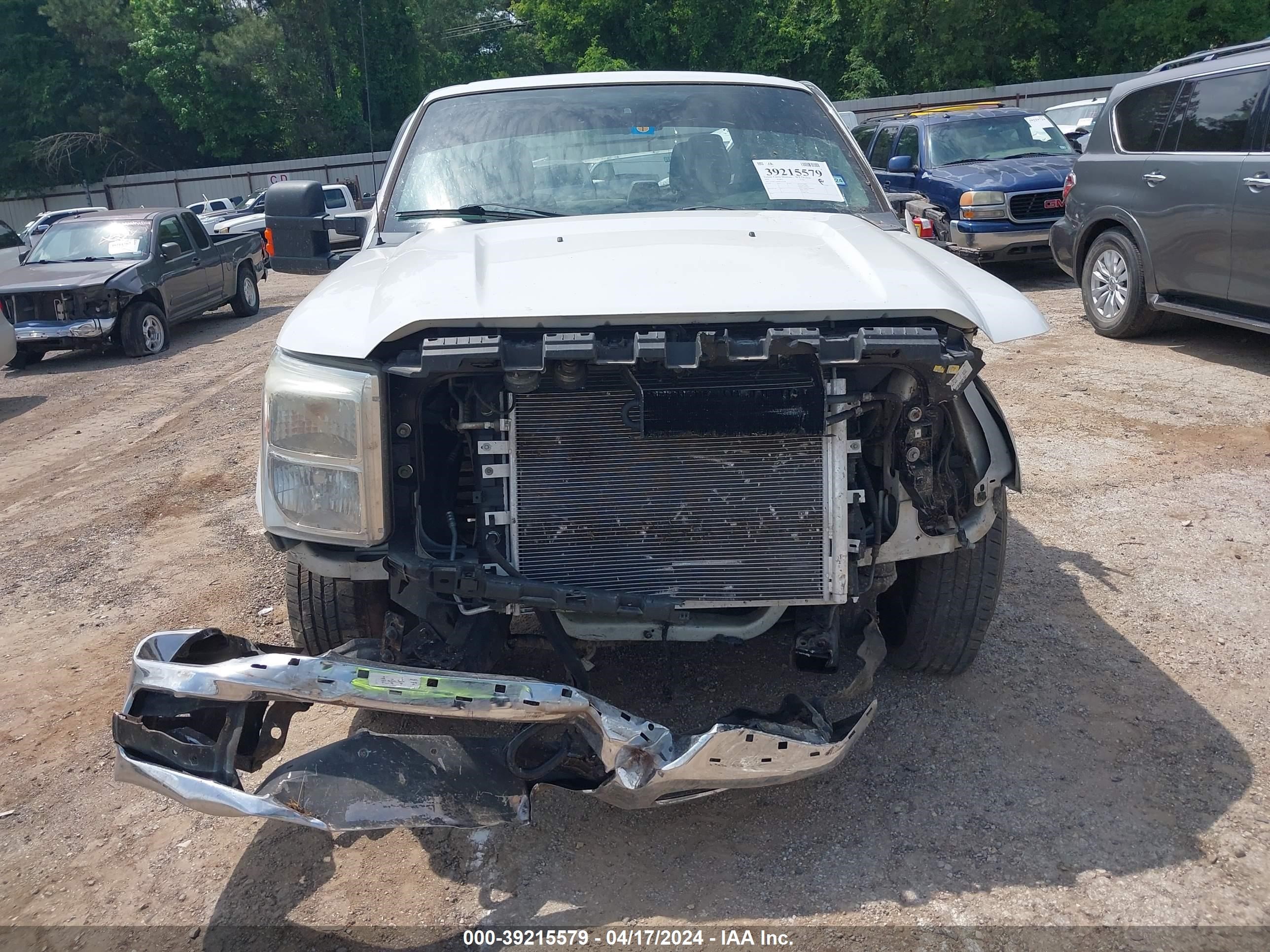 Photo 10 VIN: 1FT8X3A60DEA15108 - FORD F350 