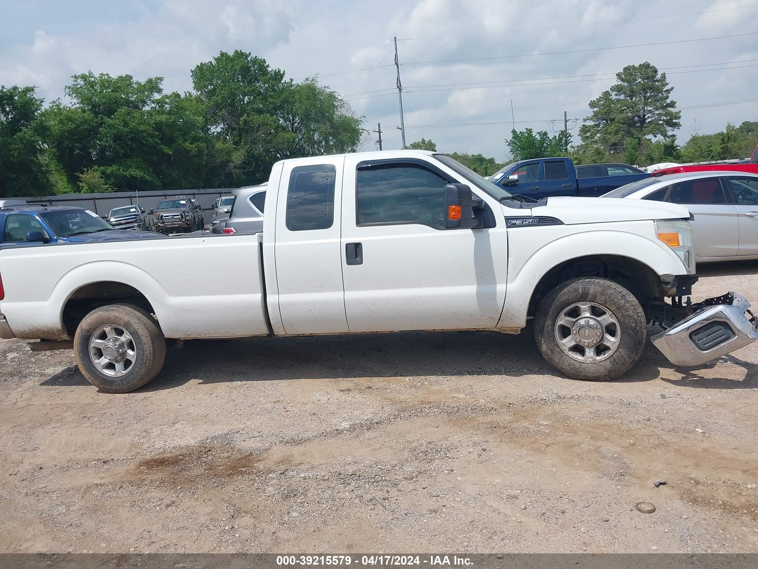 Photo 12 VIN: 1FT8X3A60DEA15108 - FORD F350 