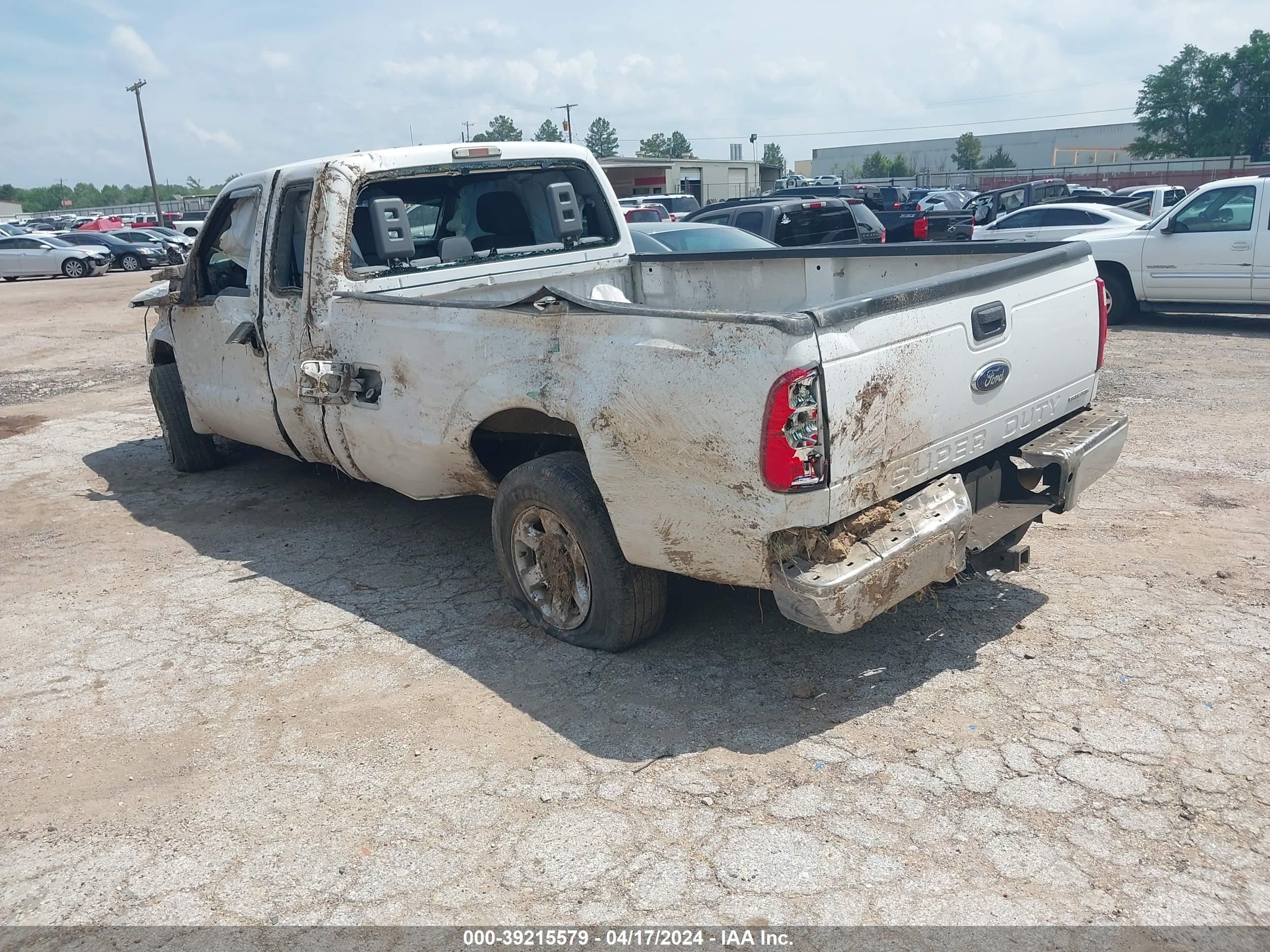 Photo 2 VIN: 1FT8X3A60DEA15108 - FORD F350 