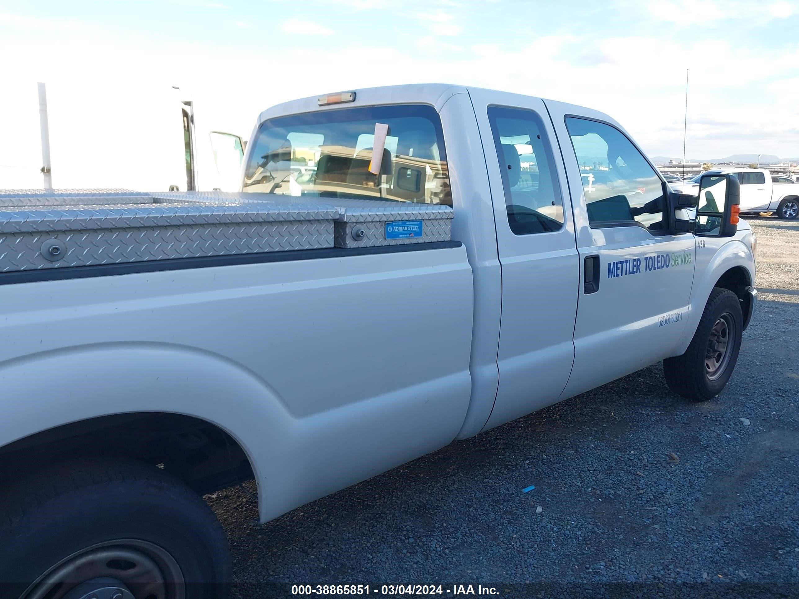 Photo 10 VIN: 1FT8X3A67FEB89972 - FORD F350 