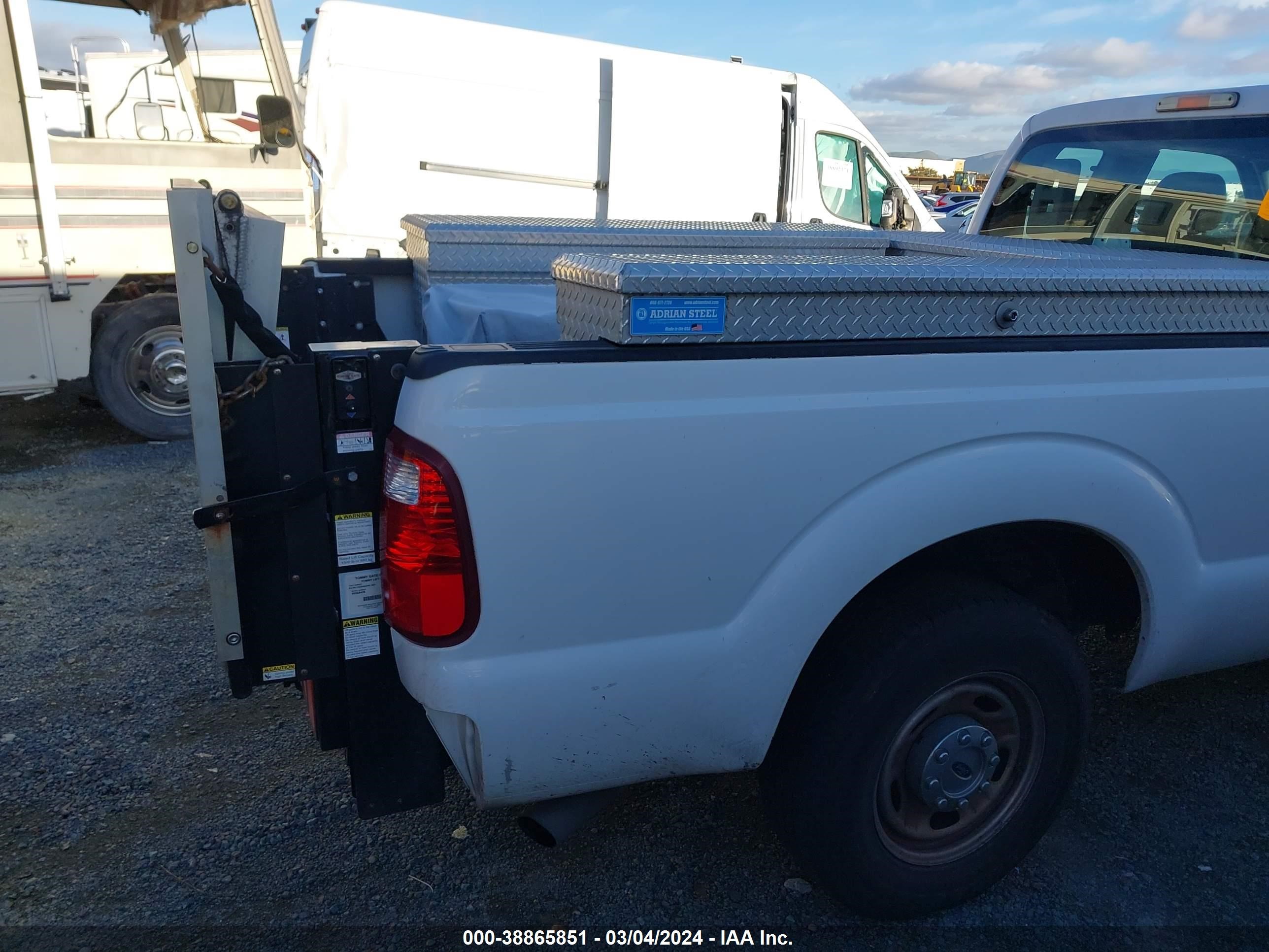 Photo 11 VIN: 1FT8X3A67FEB89972 - FORD F350 