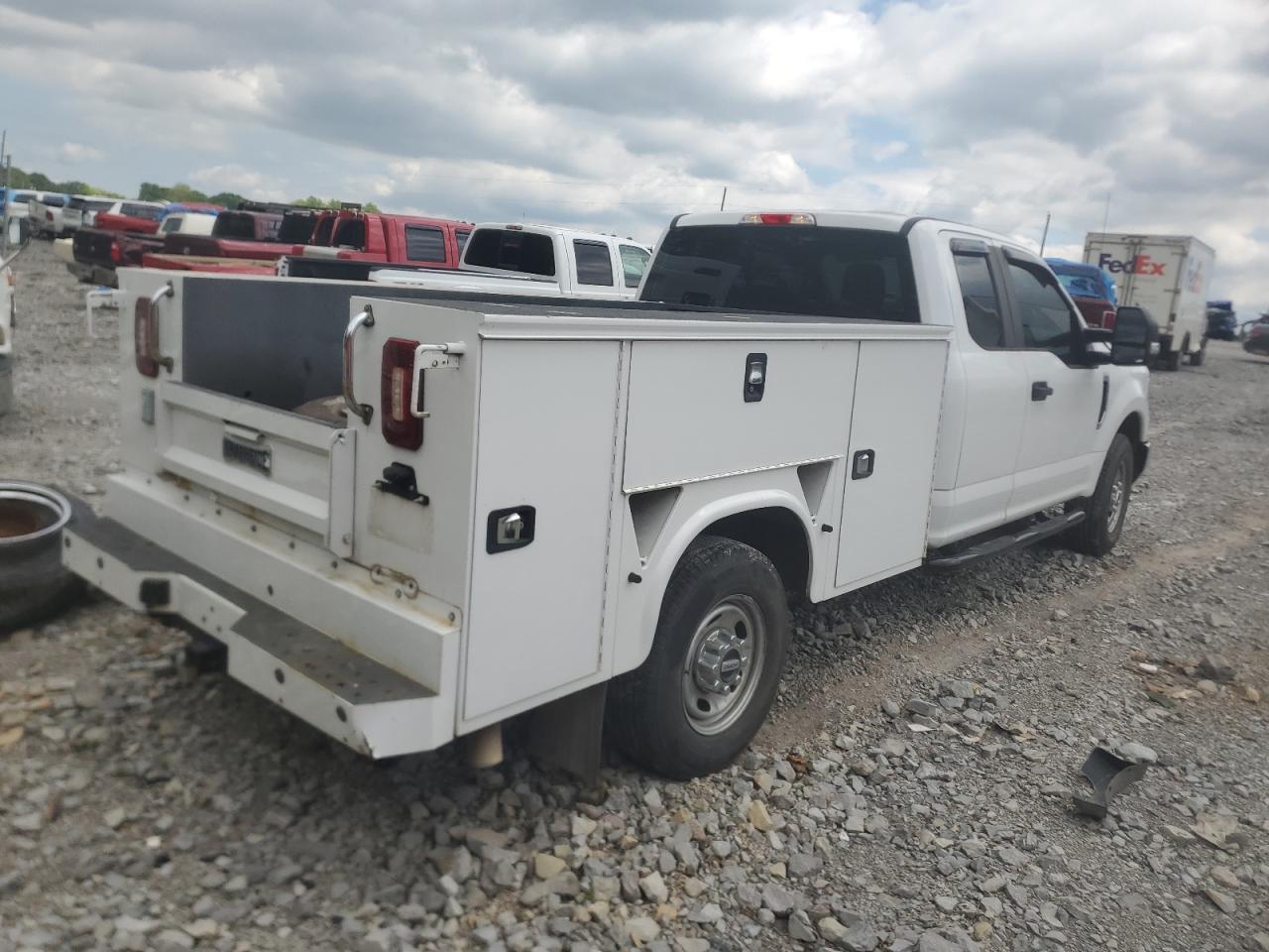 Photo 2 VIN: 1FT8X3A69JEB13422 - FORD F350 