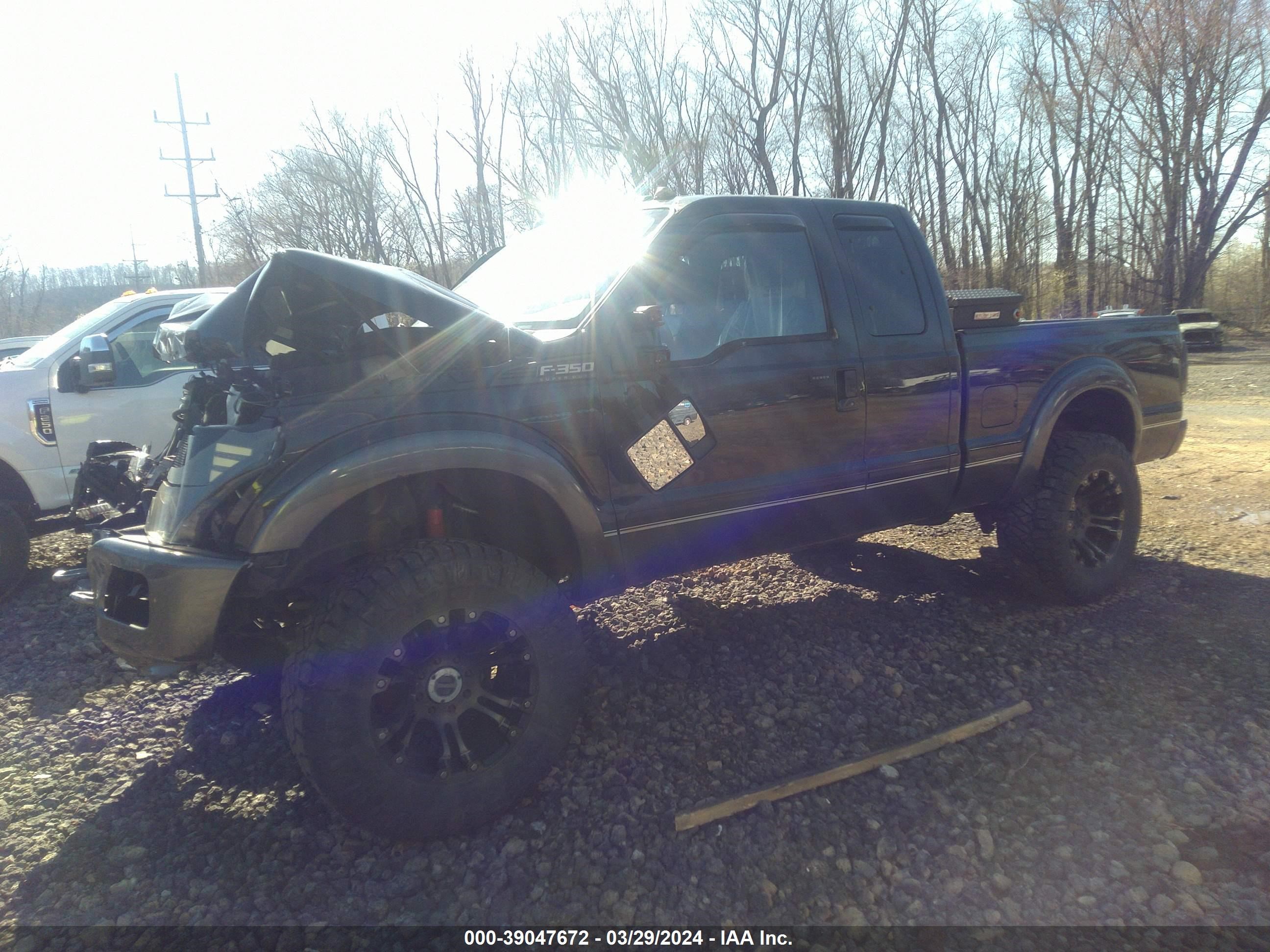 Photo 1 VIN: 1FT8X3B60FED48233 - FORD F350 