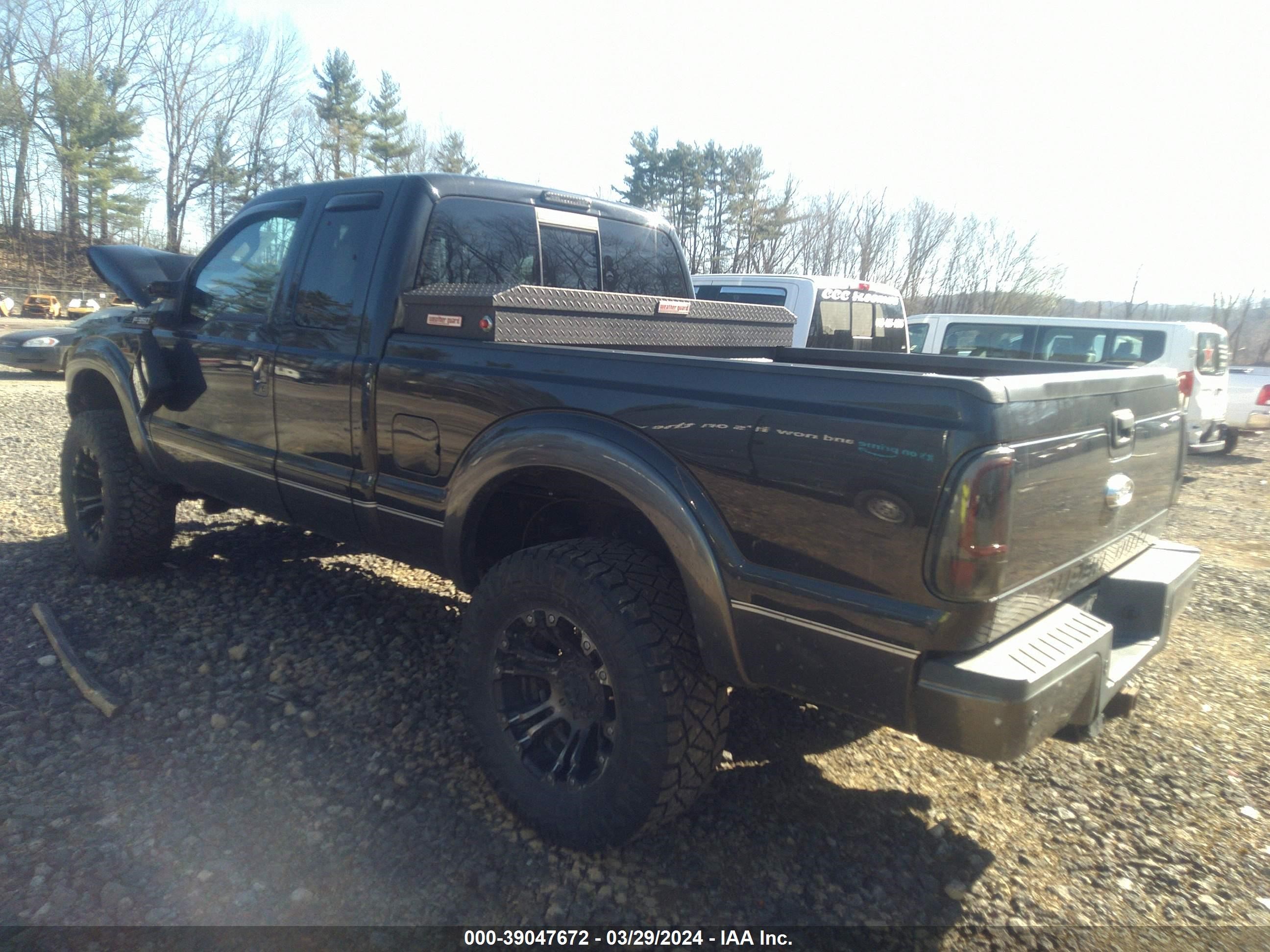 Photo 2 VIN: 1FT8X3B60FED48233 - FORD F350 