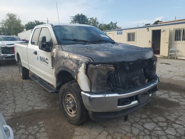 Photo 3 VIN: 1FT8X3B61HED69479 - FORD F350 SUPER 