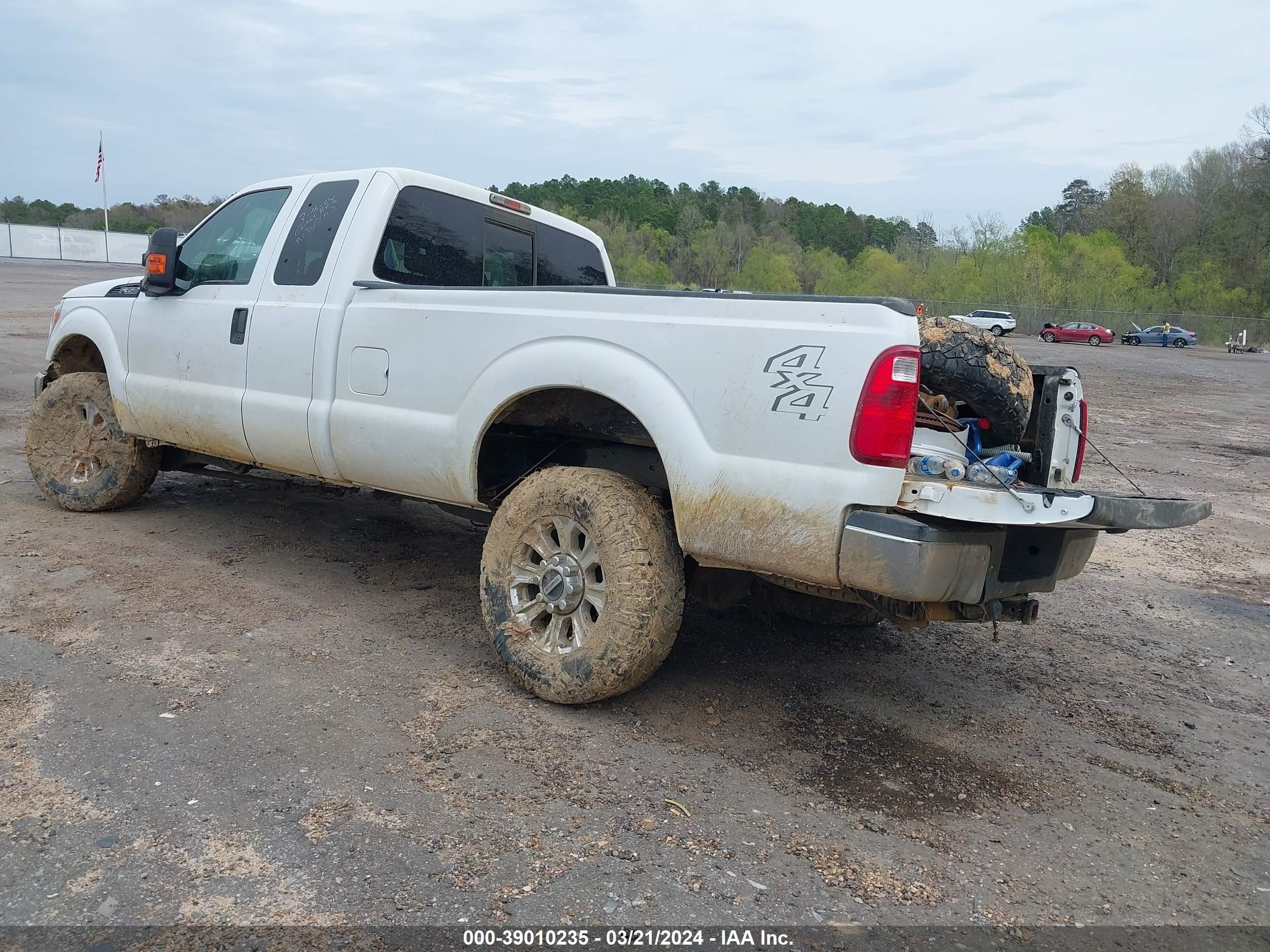 Photo 2 VIN: 1FT8X3B64DEA09729 - FORD F350 