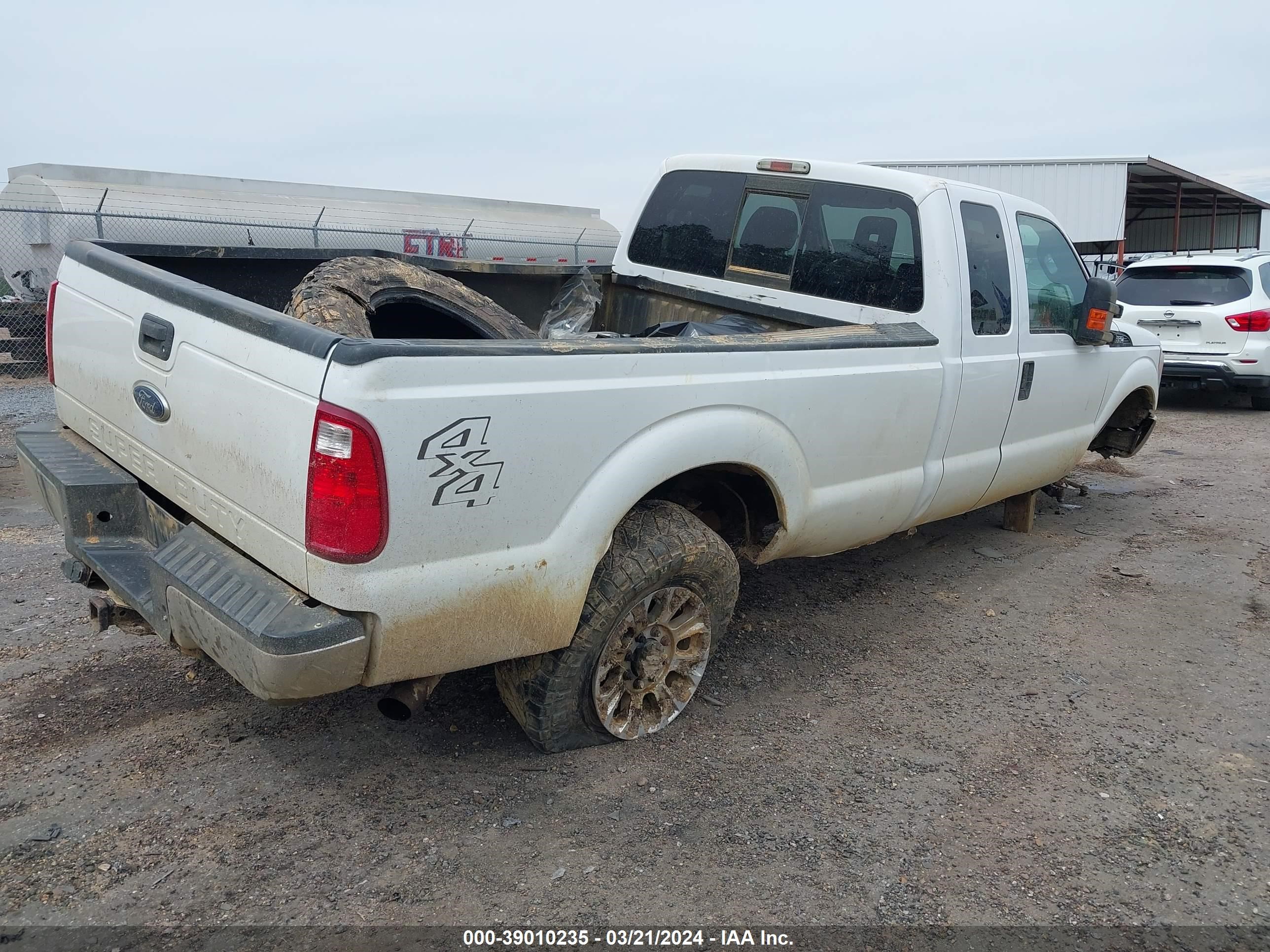 Photo 3 VIN: 1FT8X3B64DEA09729 - FORD F350 