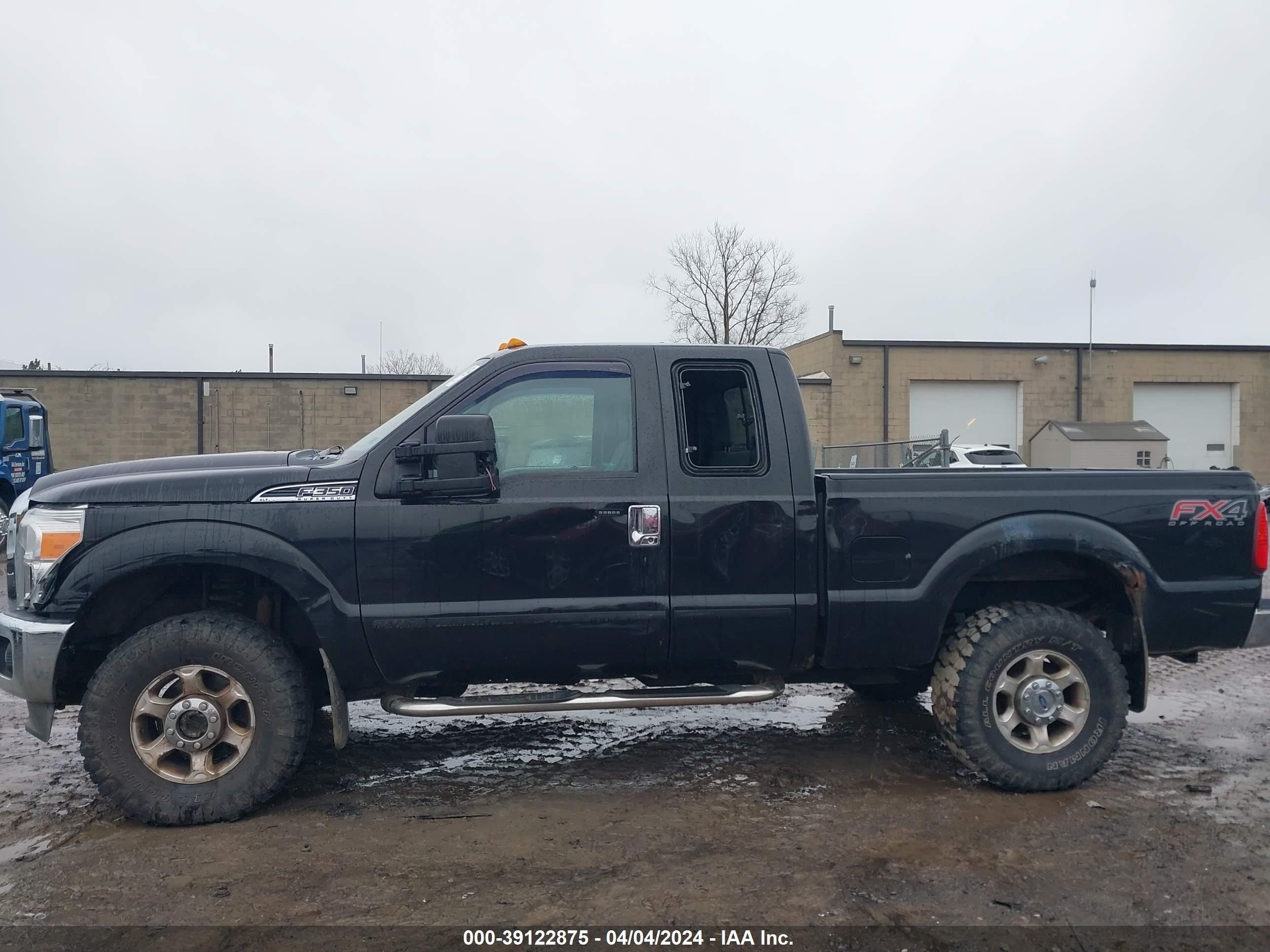 Photo 13 VIN: 1FT8X3B64EEA83122 - FORD F350 