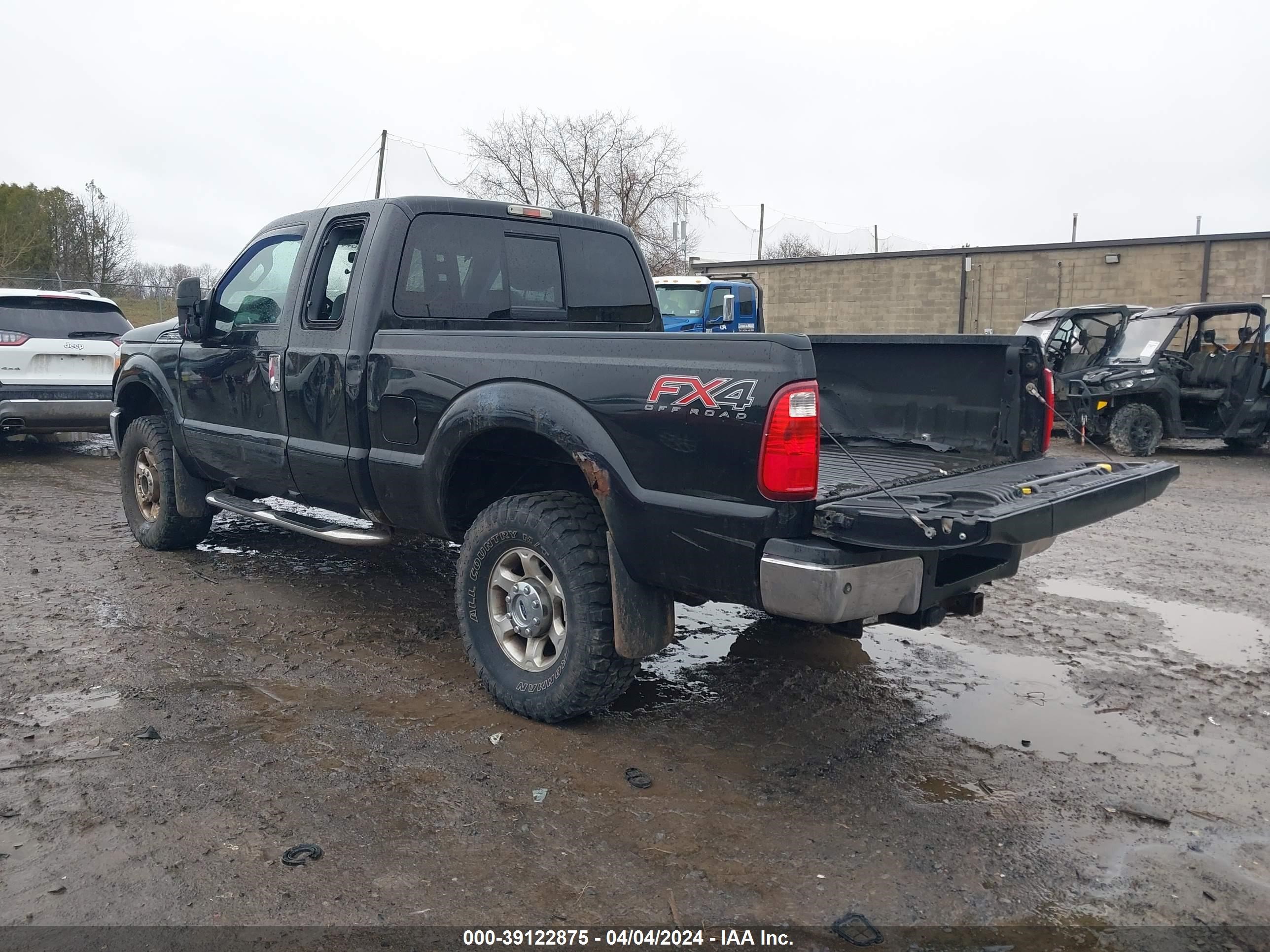 Photo 2 VIN: 1FT8X3B64EEA83122 - FORD F350 