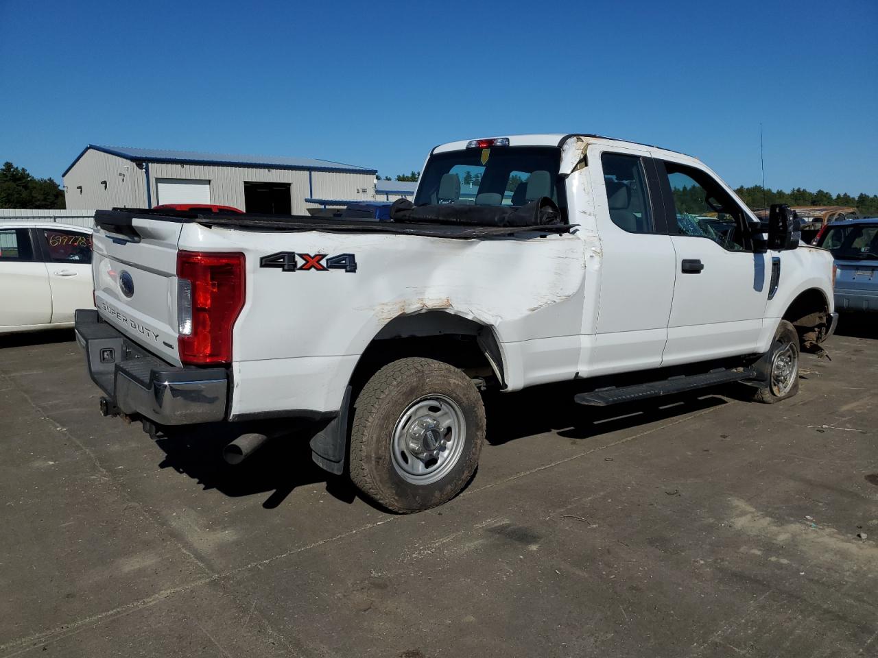 Photo 2 VIN: 1FT8X3B69HED38805 - FORD F350 