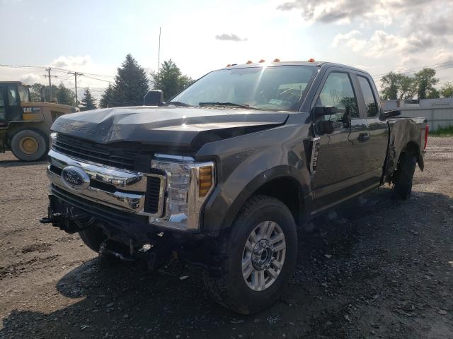 Photo 1 VIN: 1FT8X3B6XJEC85800 - FORD F350 SUPER 