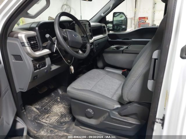 Photo 7 VIN: 1FT8X3BA5RED50259 - FORD F-350 