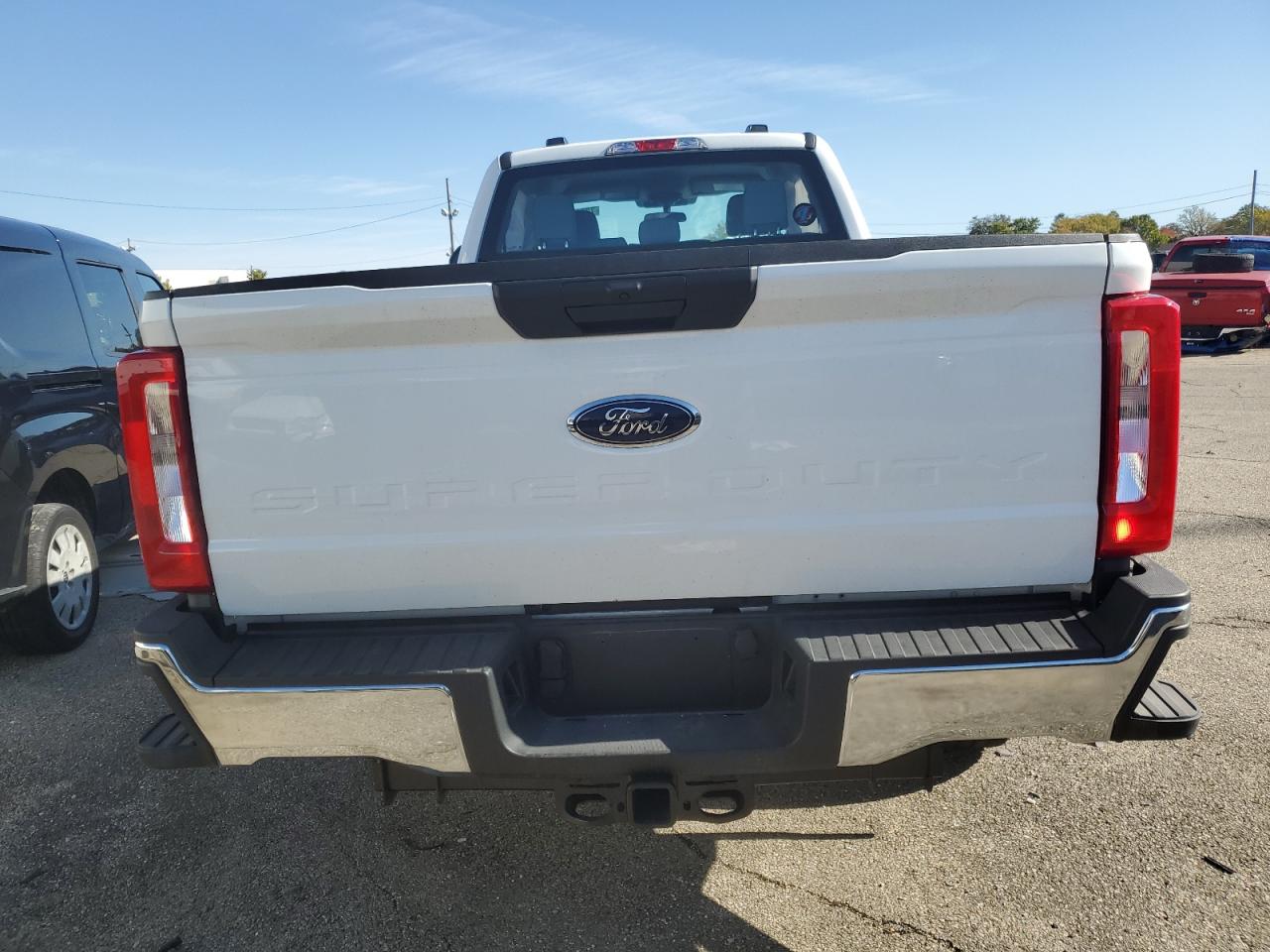 Photo 5 VIN: 1FT8X3BA8PEC16472 - FORD F350 