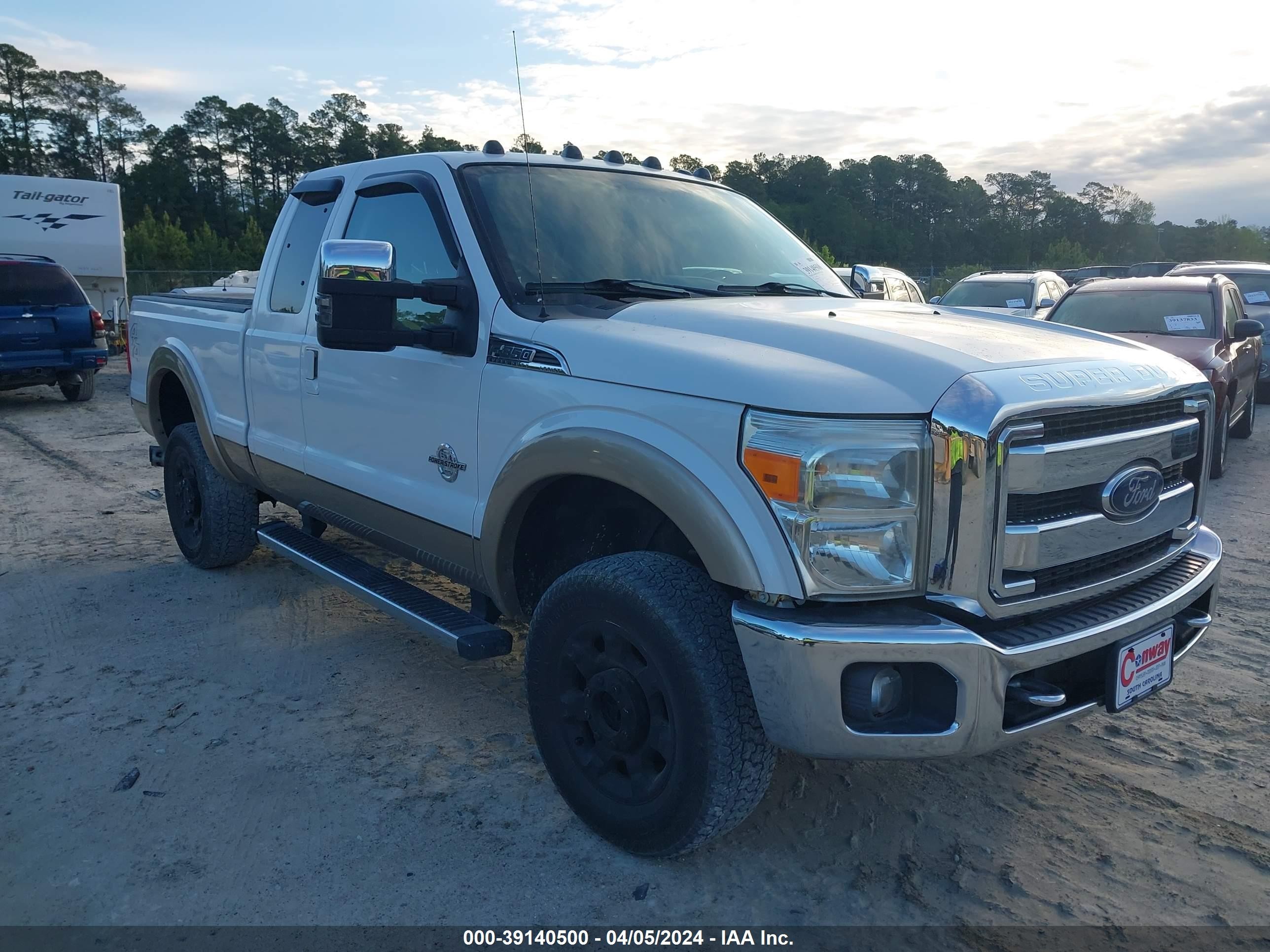 Photo 1 VIN: 1FT8X3BT2EEB15958 - FORD F350 