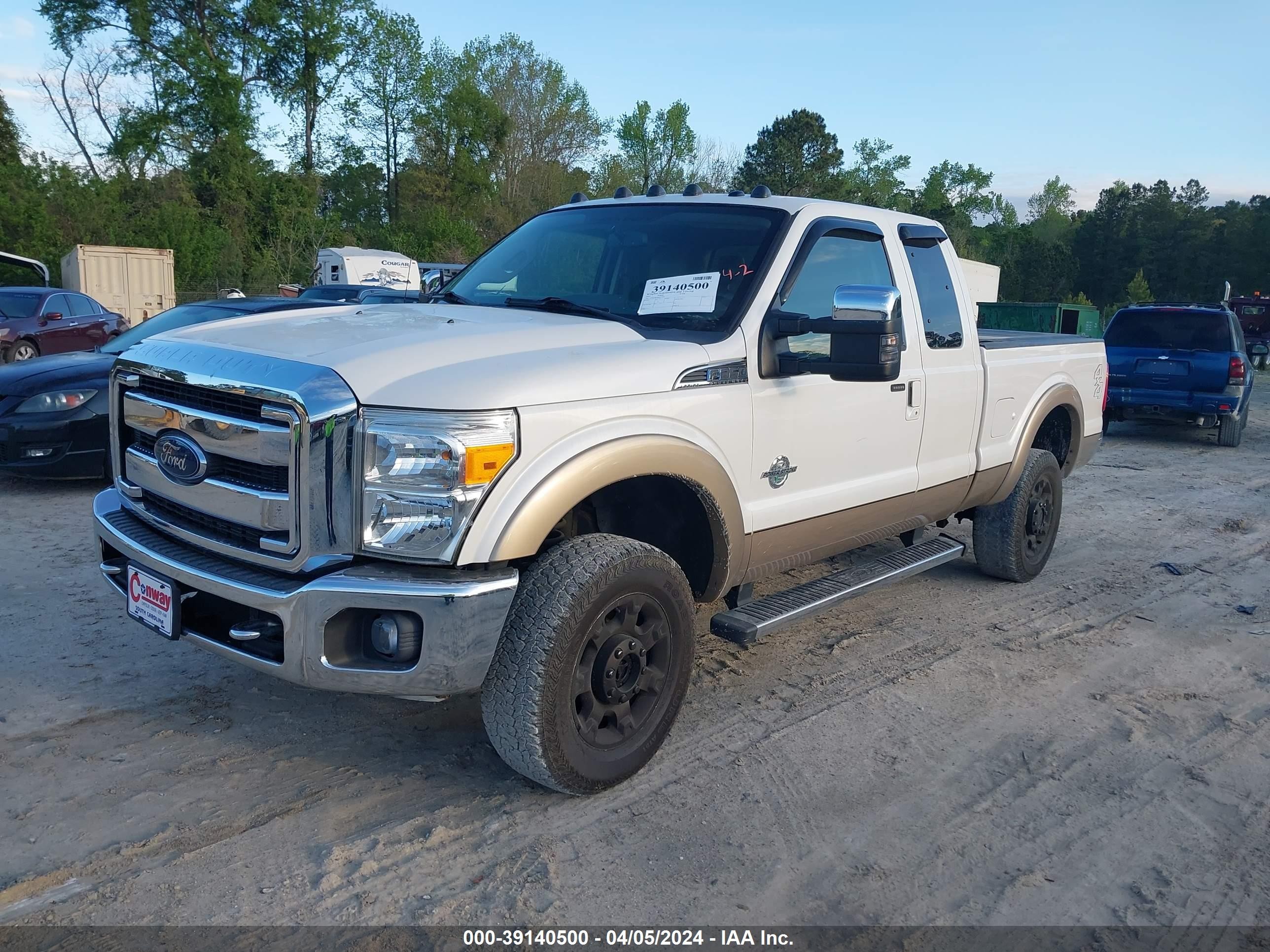 Photo 2 VIN: 1FT8X3BT2EEB15958 - FORD F350 