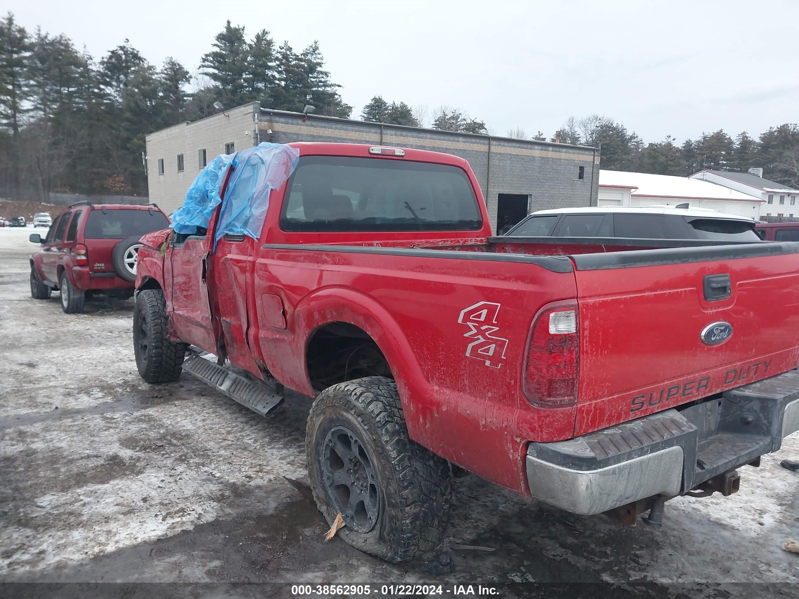 Photo 3 VIN: 1FT8X3BT3BEB85464 - FORD F350 