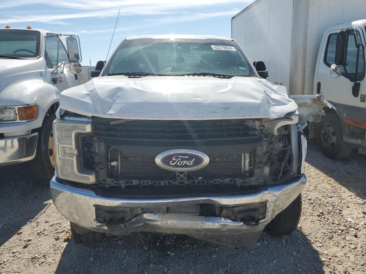 Photo 4 VIN: 1FT8X3BT3HED57288 - FORD F350 