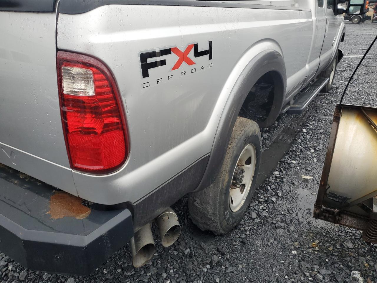 Photo 9 VIN: 1FT8X3BT5BEB56127 - FORD F350 