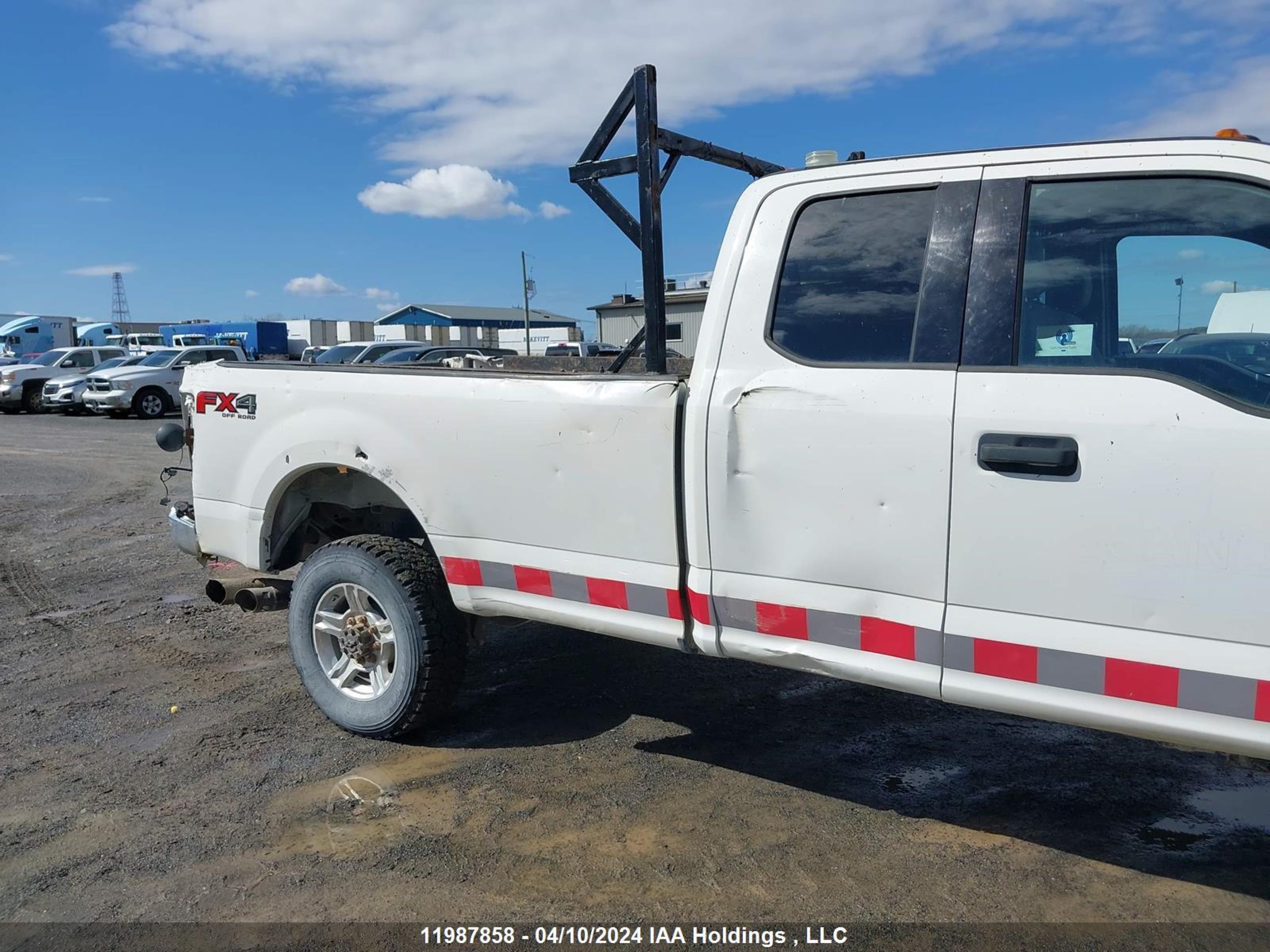 Photo 12 VIN: 1FT8X3BT7HEC49529 - FORD F350 