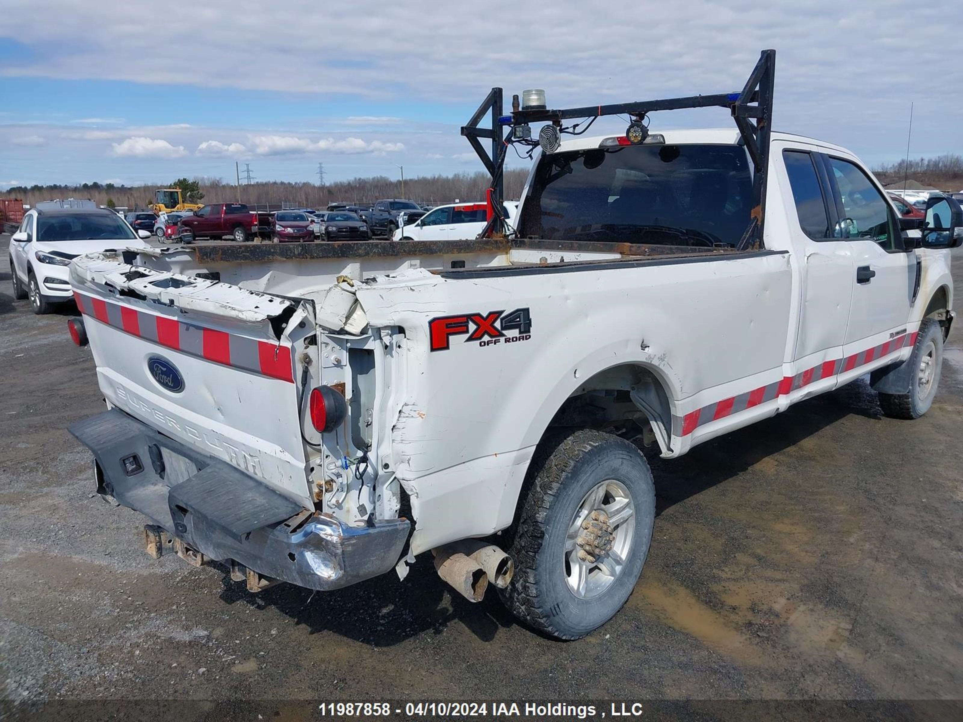 Photo 13 VIN: 1FT8X3BT7HEC49529 - FORD F350 