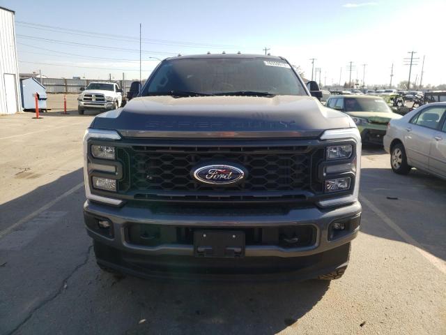 Photo 4 VIN: 1FT8X3BT8PEC88838 - FORD F350 